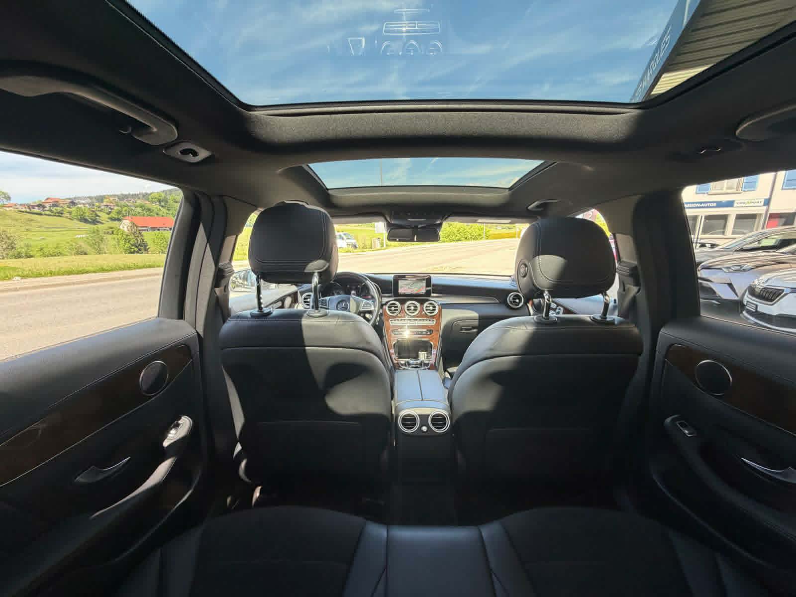 MERCEDES-BENZ GLC 250 AMG Line 4Matic 9G-Tronic-image-13