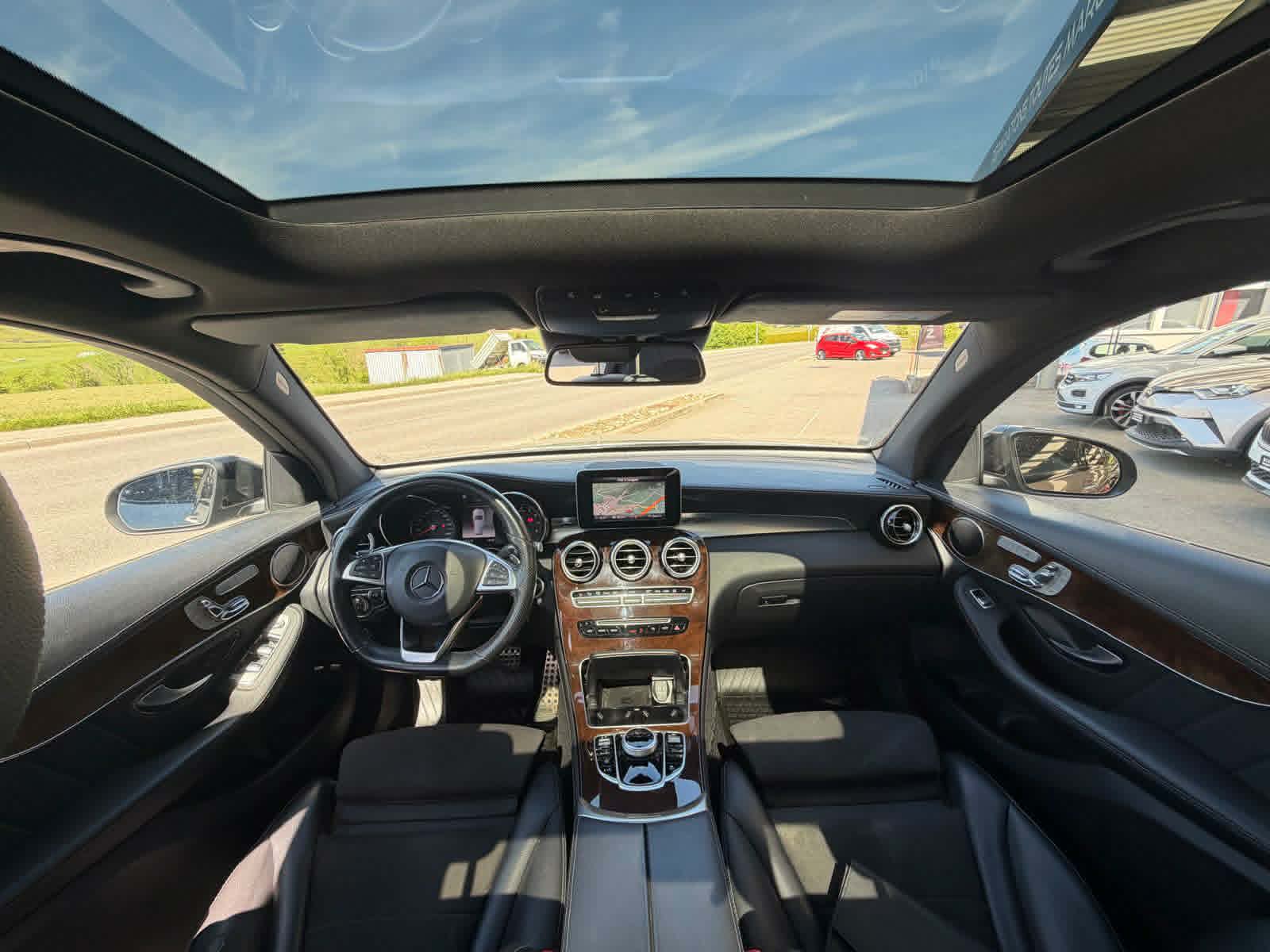MERCEDES-BENZ GLC 250 AMG Line 4Matic 9G-Tronic-image-9