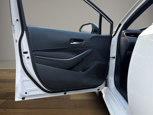 TOYOTA Corolla TS 1.8 HSDComfort-image-3