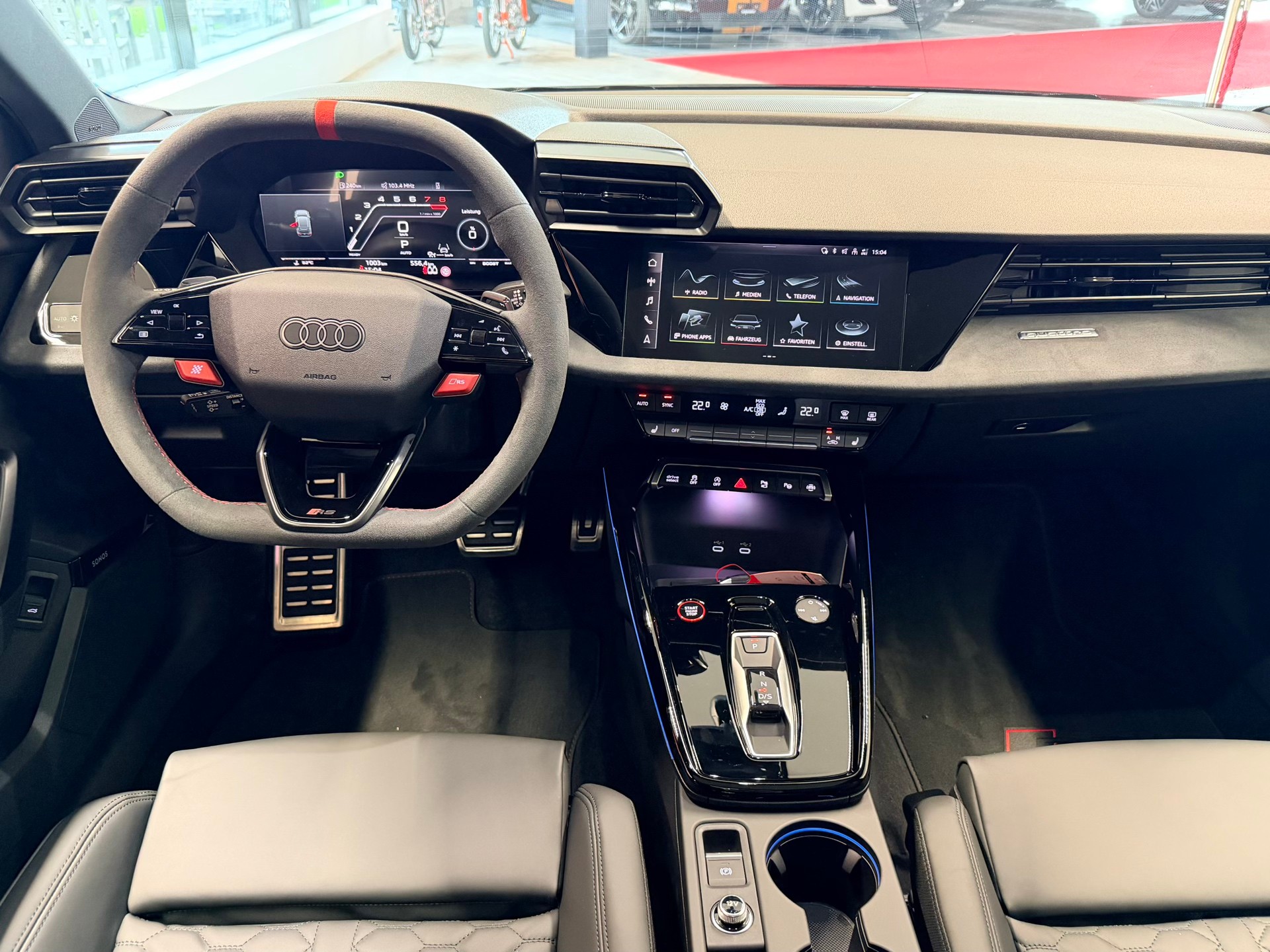 AUDI RS3 Sportback 2.5 TSI quattro S-tronic-image-16