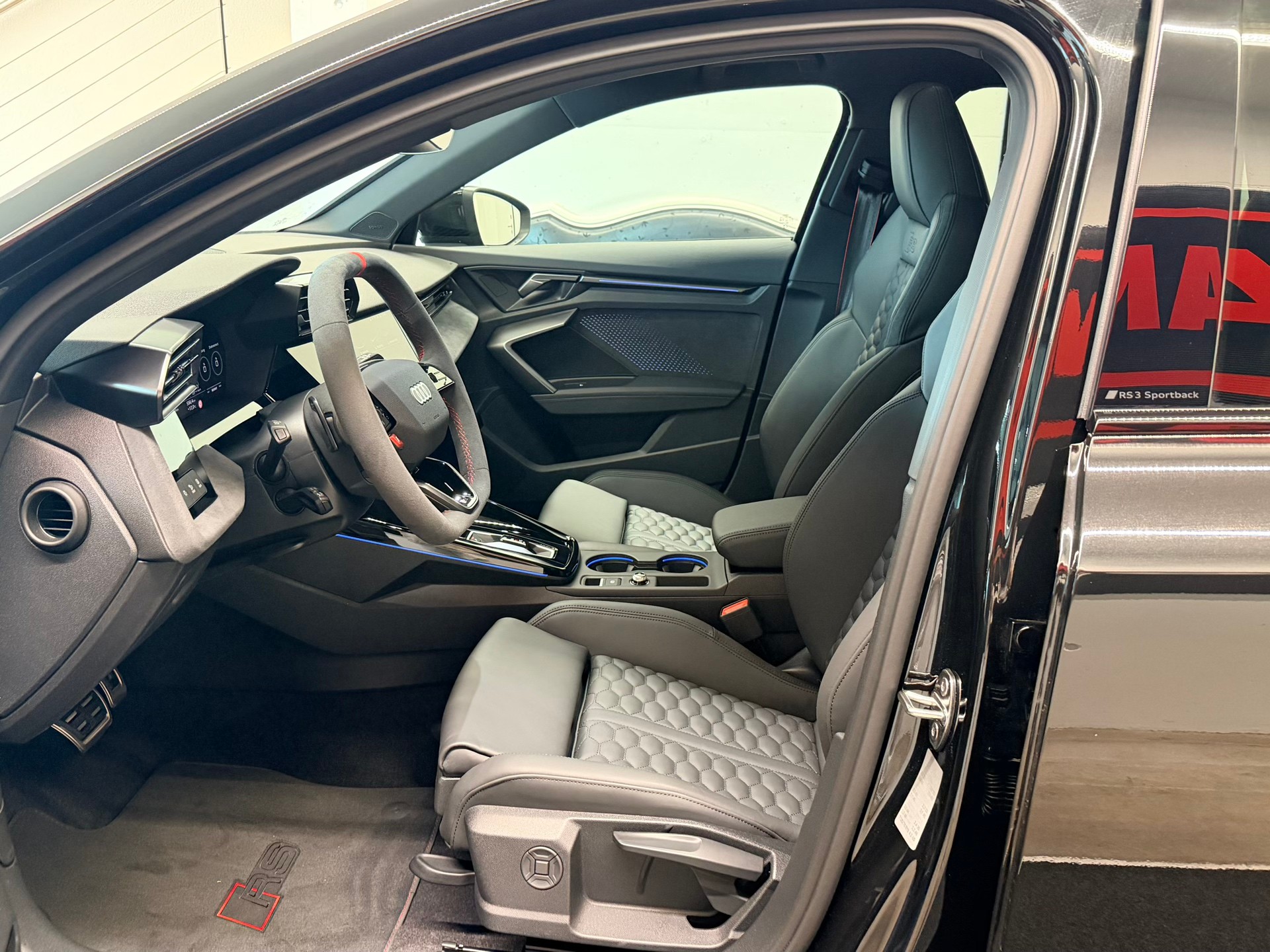 AUDI RS3 Sportback 2.5 TSI quattro S-tronic-image-12