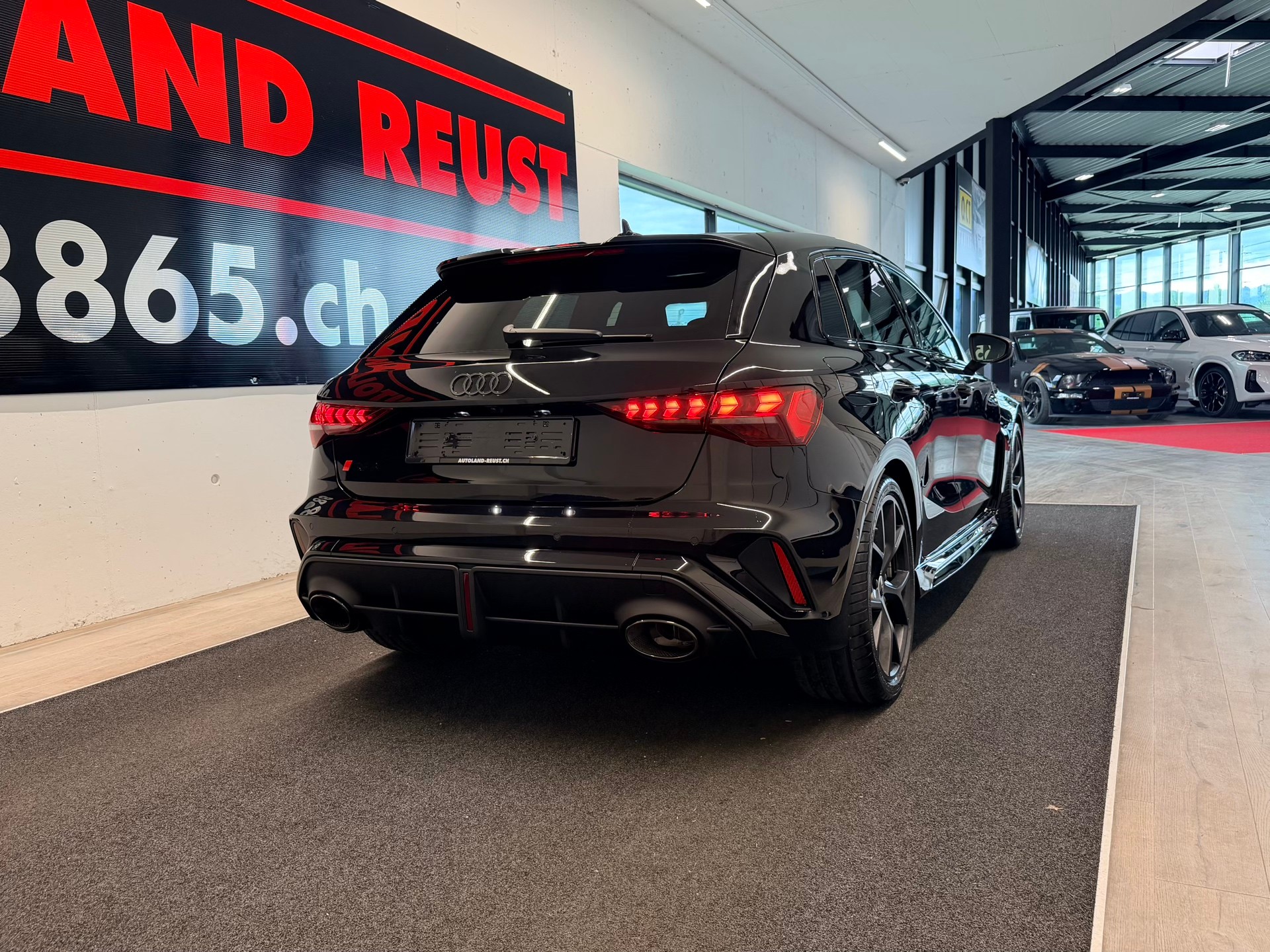 AUDI RS3 Sportback 2.5 TSI quattro S-tronic-image-6