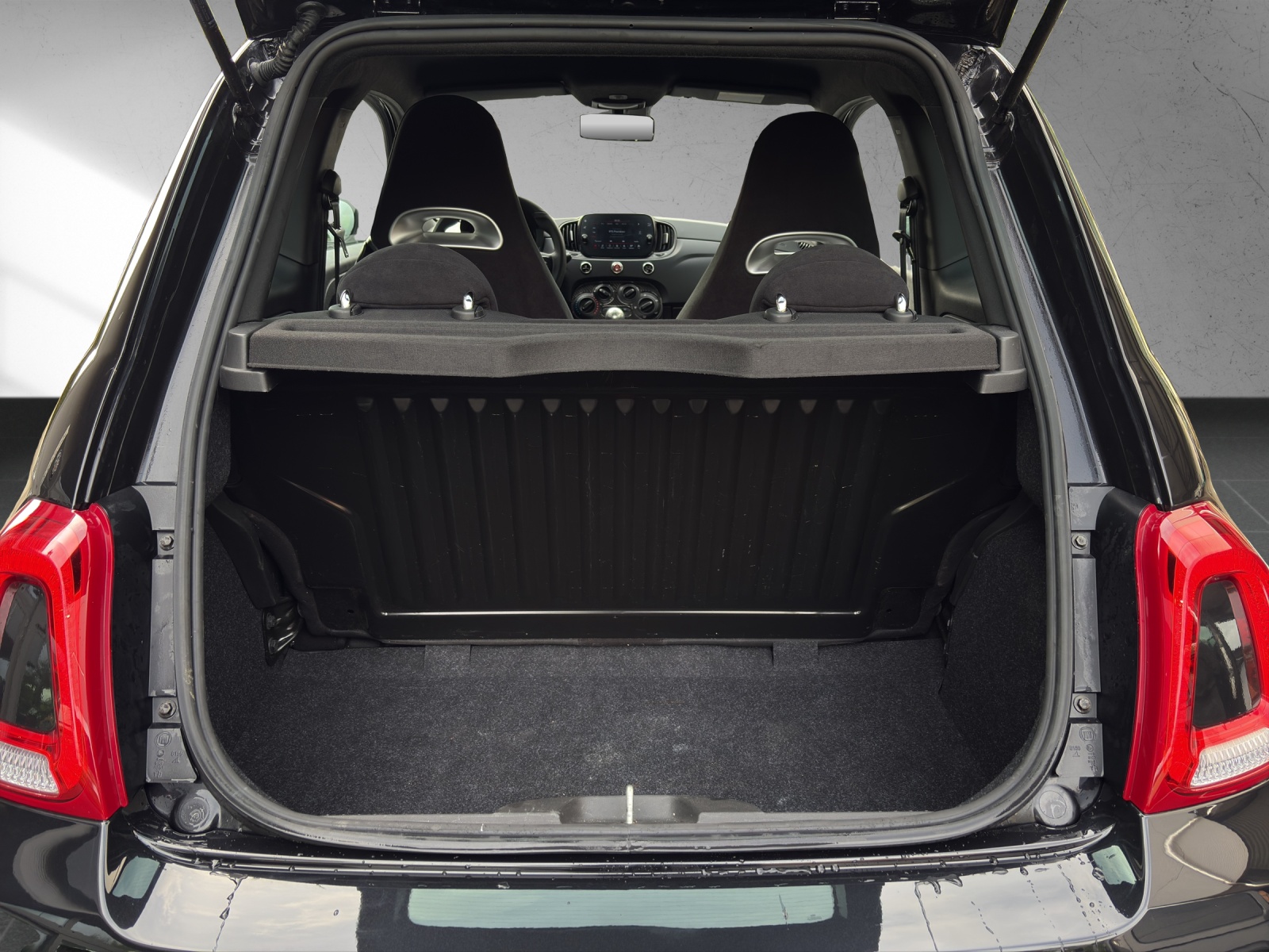 FIAT 595 1.4 16V Turbo Abarth 595 Premium Grand Prix Edition-image-11