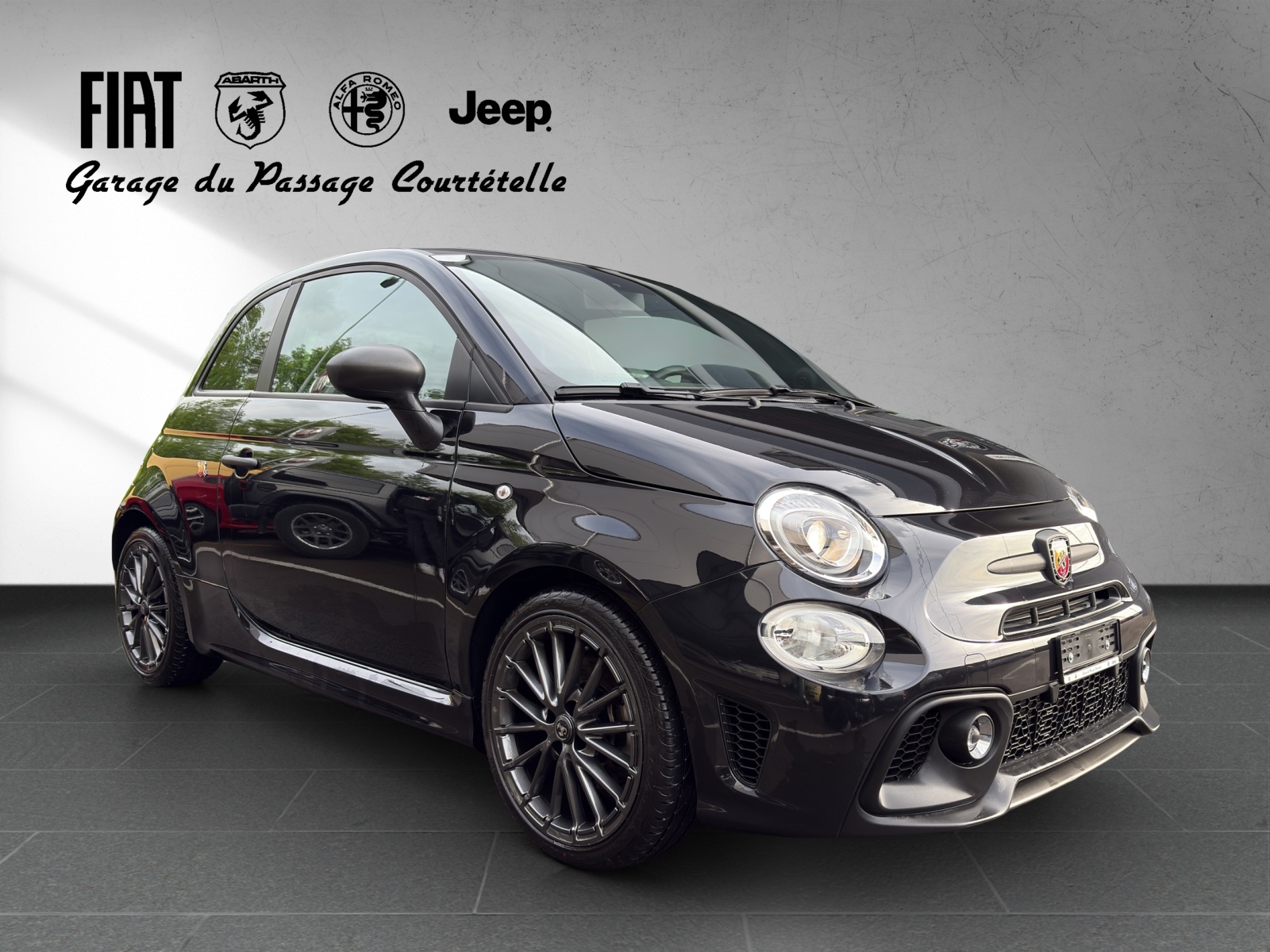 FIAT 595 1.4 16V Turbo Abarth 595 Premium Grand Prix Edition-image-2