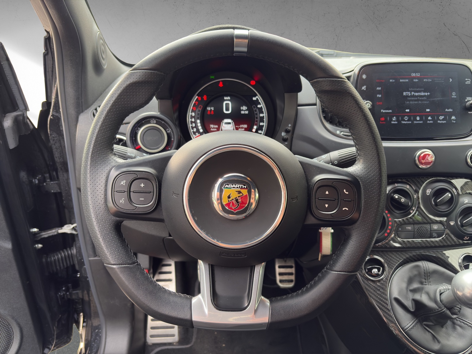 FIAT 595 1.4 16V Turbo Abarth 595 Premium Grand Prix Edition-image-8