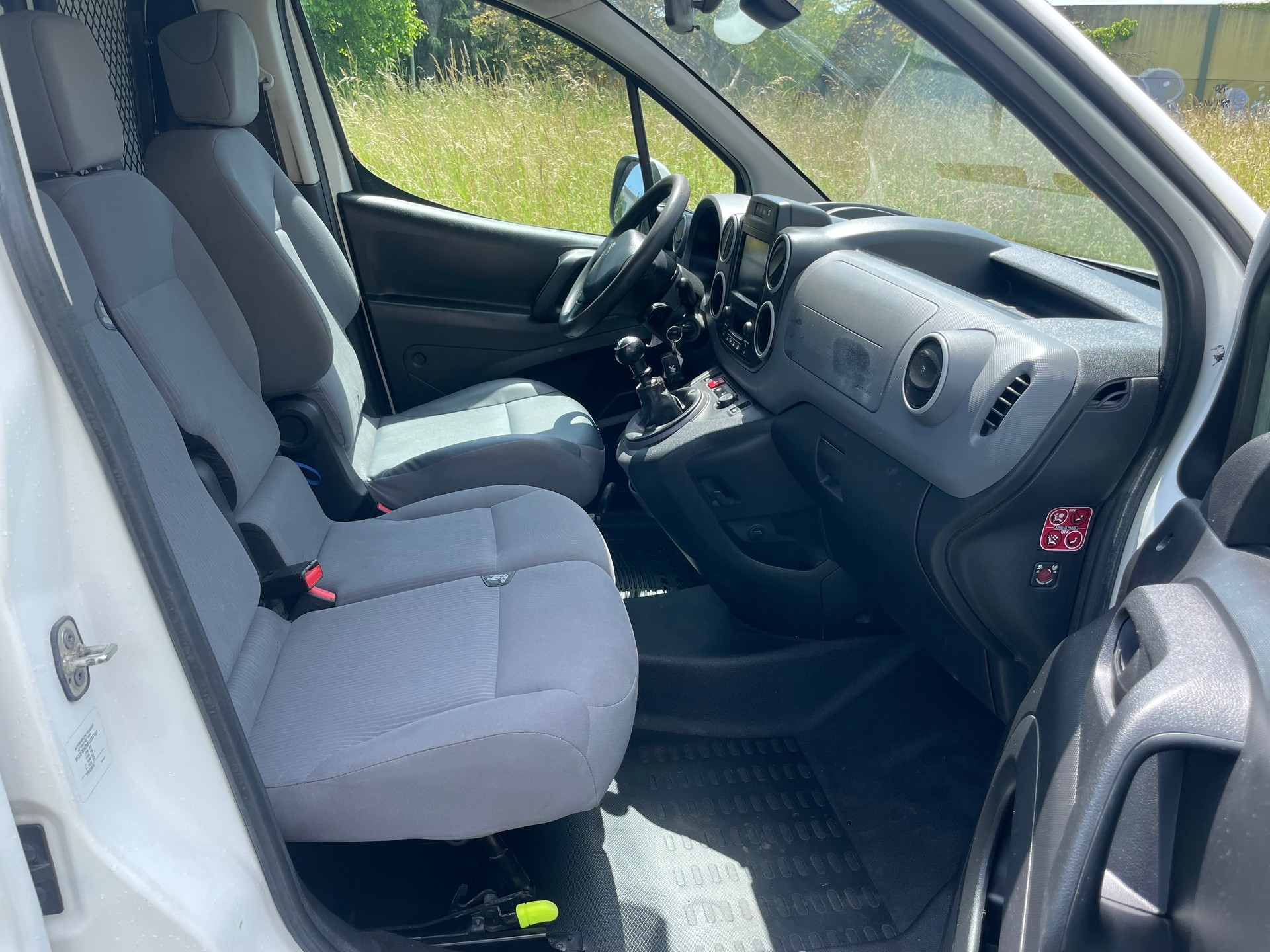 PEUGEOT Partner 1.6 BlueHDI S&S Active-image-9