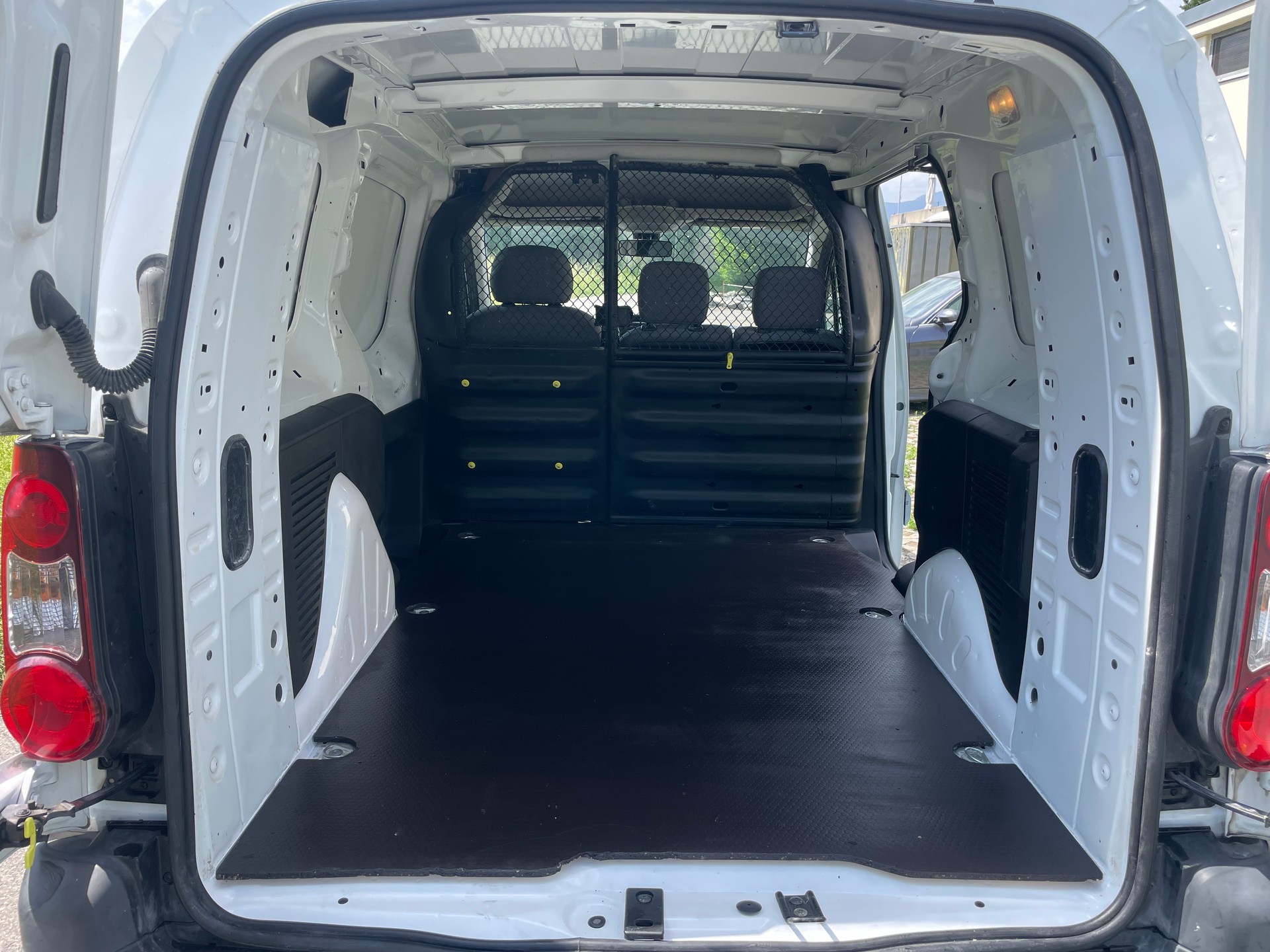 PEUGEOT Partner 1.6 BlueHDI S&S Active-image-7