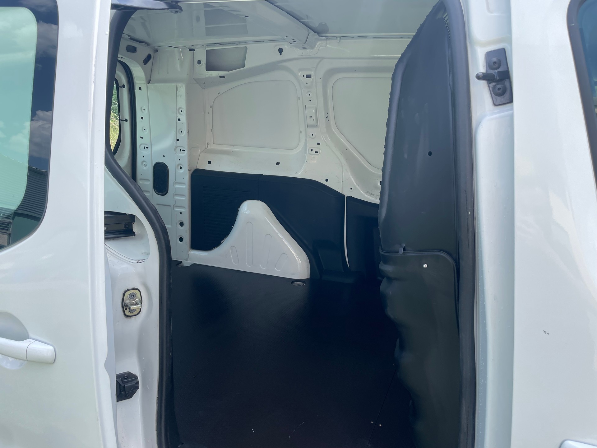 PEUGEOT Partner 1.6 BlueHDI S&S Active-image-6