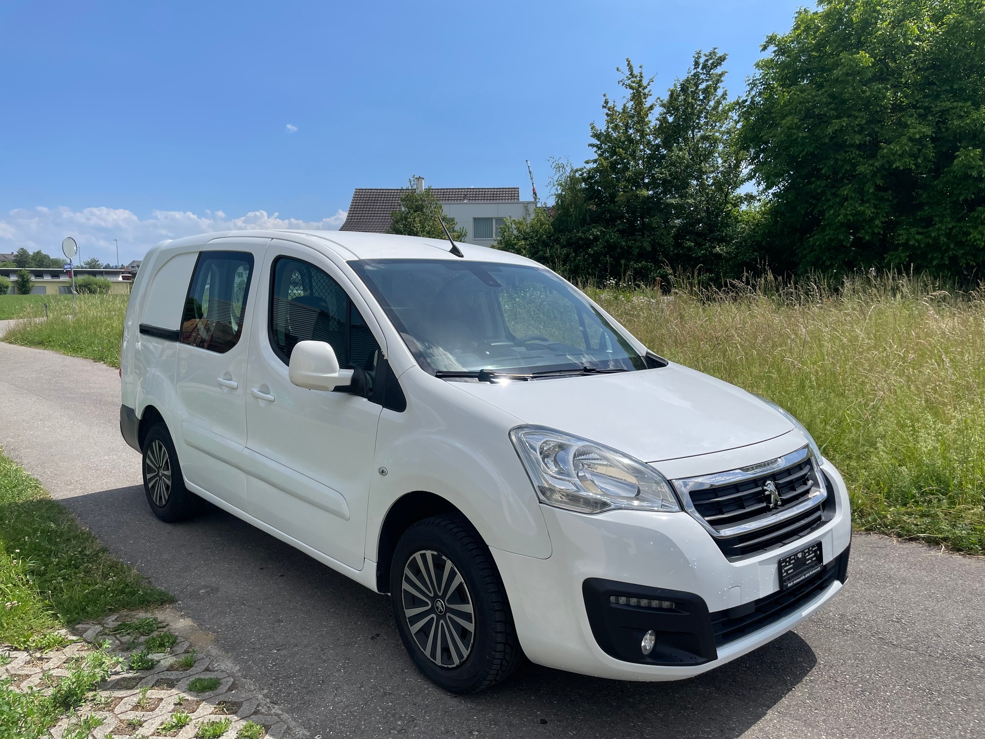 PEUGEOT Partner 1.6 BlueHDI S&S Active-image-0