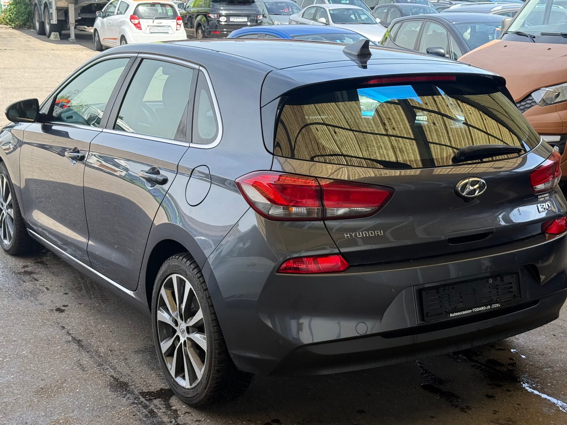 HYUNDAI i30 1.6 CRDi Amplia DCT-image-3