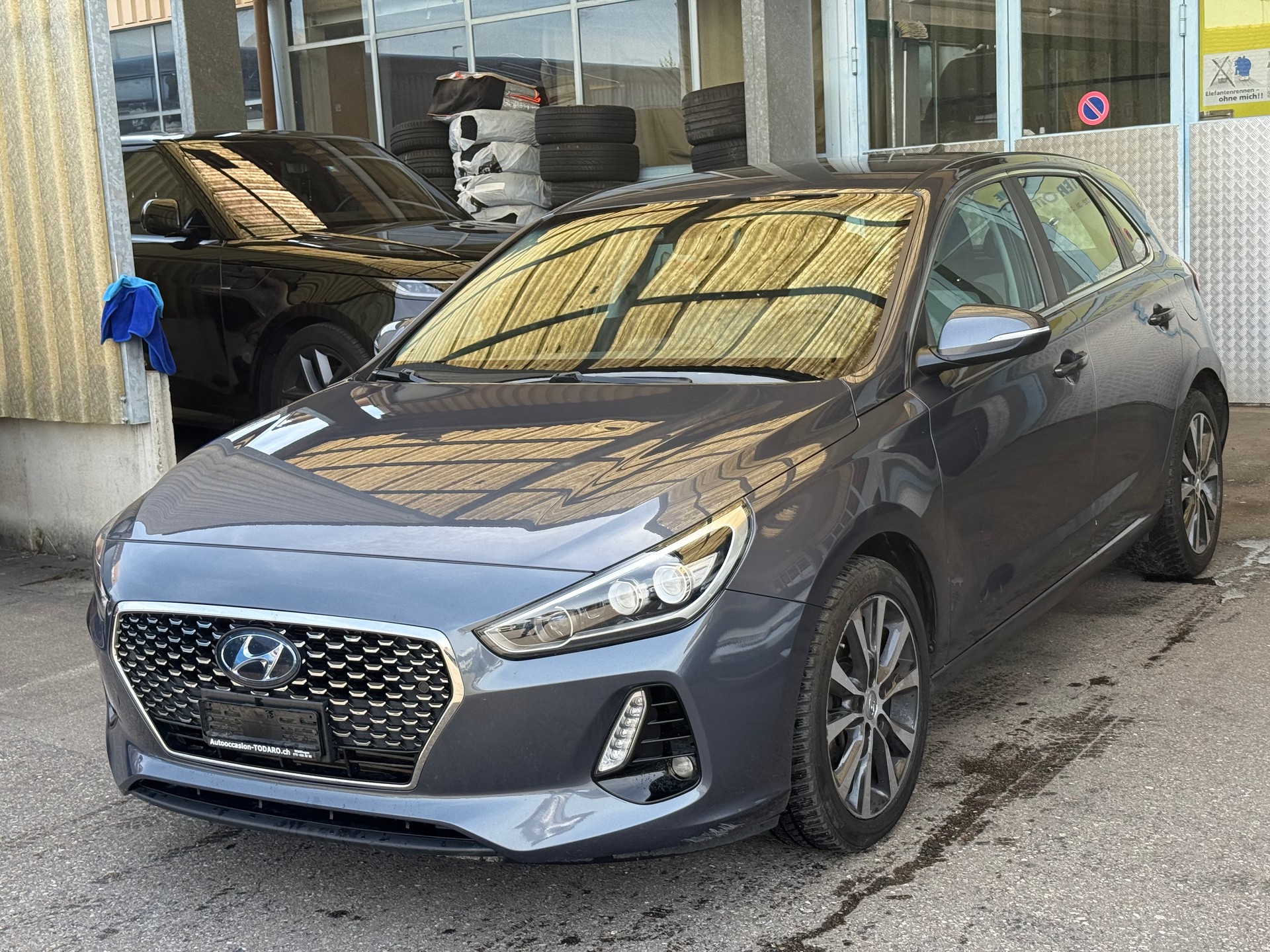 HYUNDAI i30 1.6 CRDi Amplia DCT-image-2