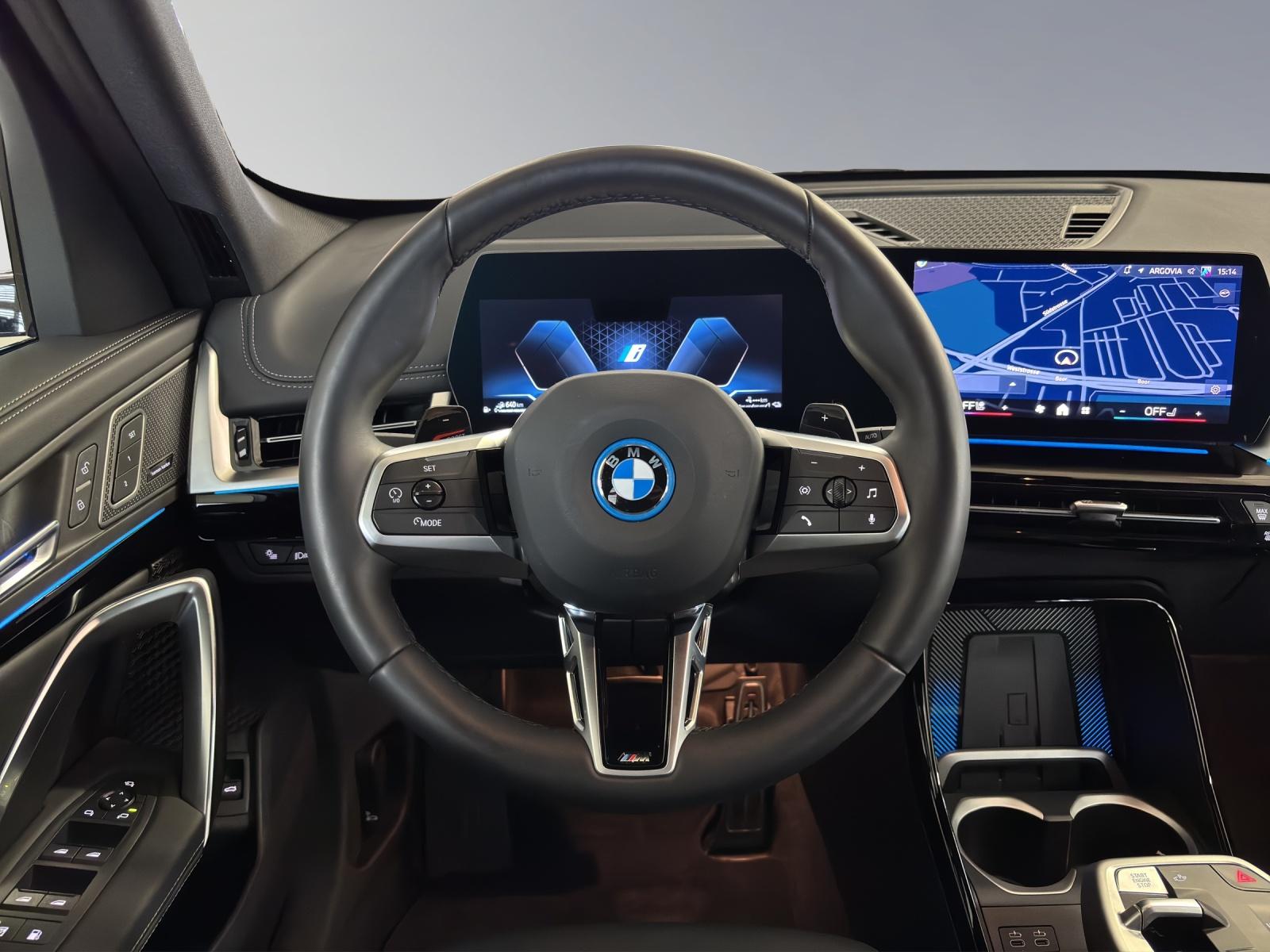 BMW X1 30e xDrive paddles-image-11