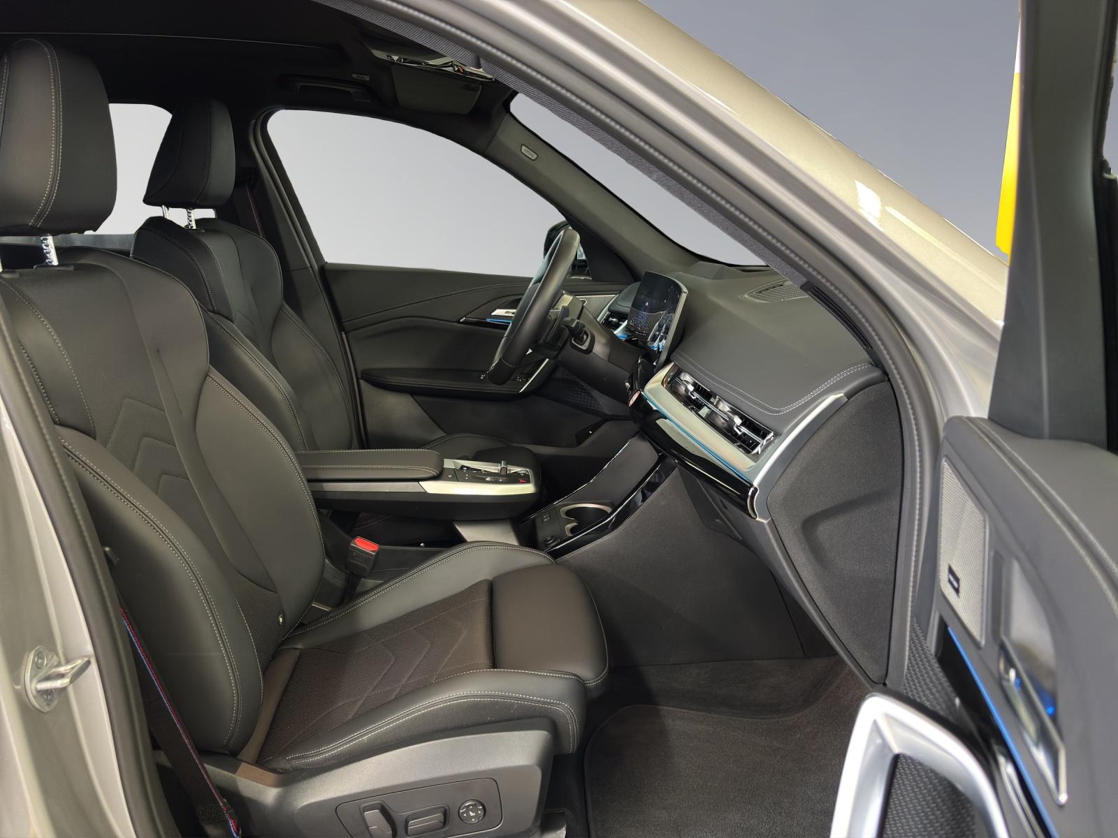 BMW X1 30e xDrive paddles-image-22