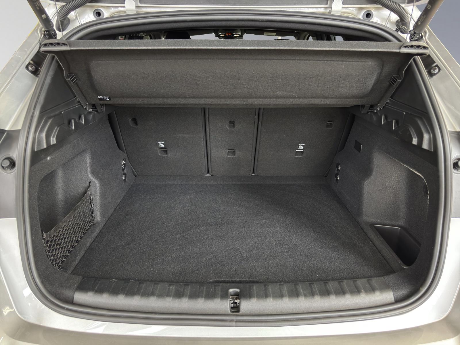 BMW X1 30e xDrive paddles-image-16