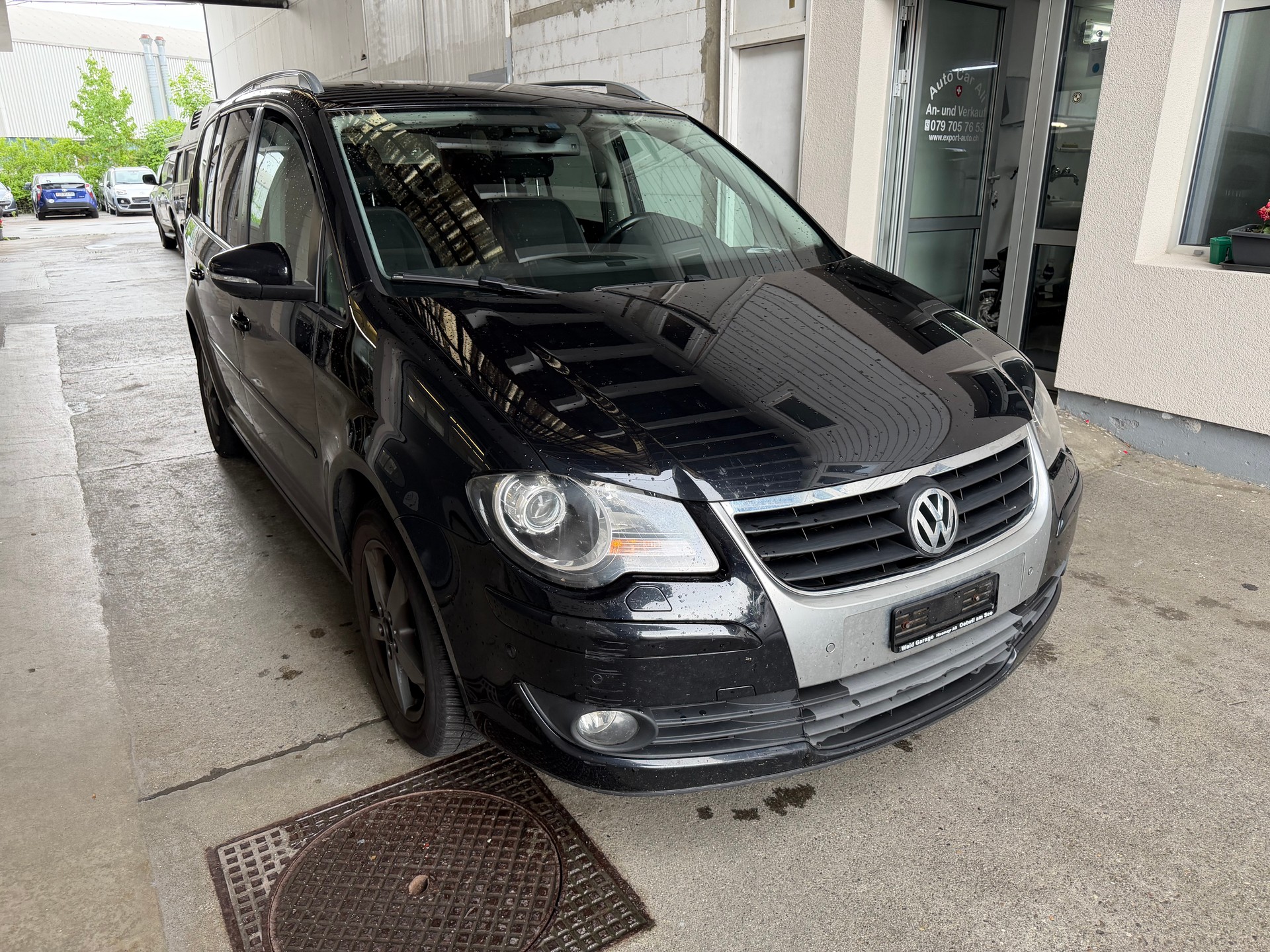 VW TOURAN-image-0