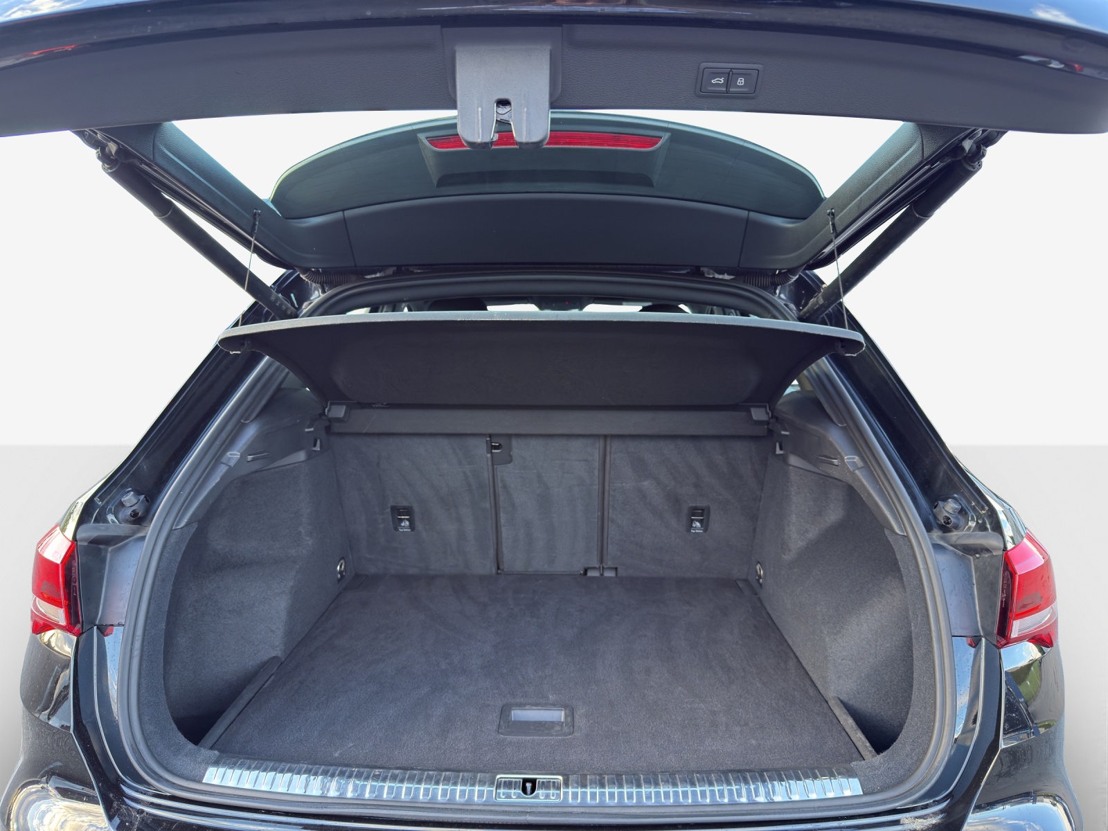 AUDI Q3 35 TDI advanced Attraction quattro S-tronic-image-12