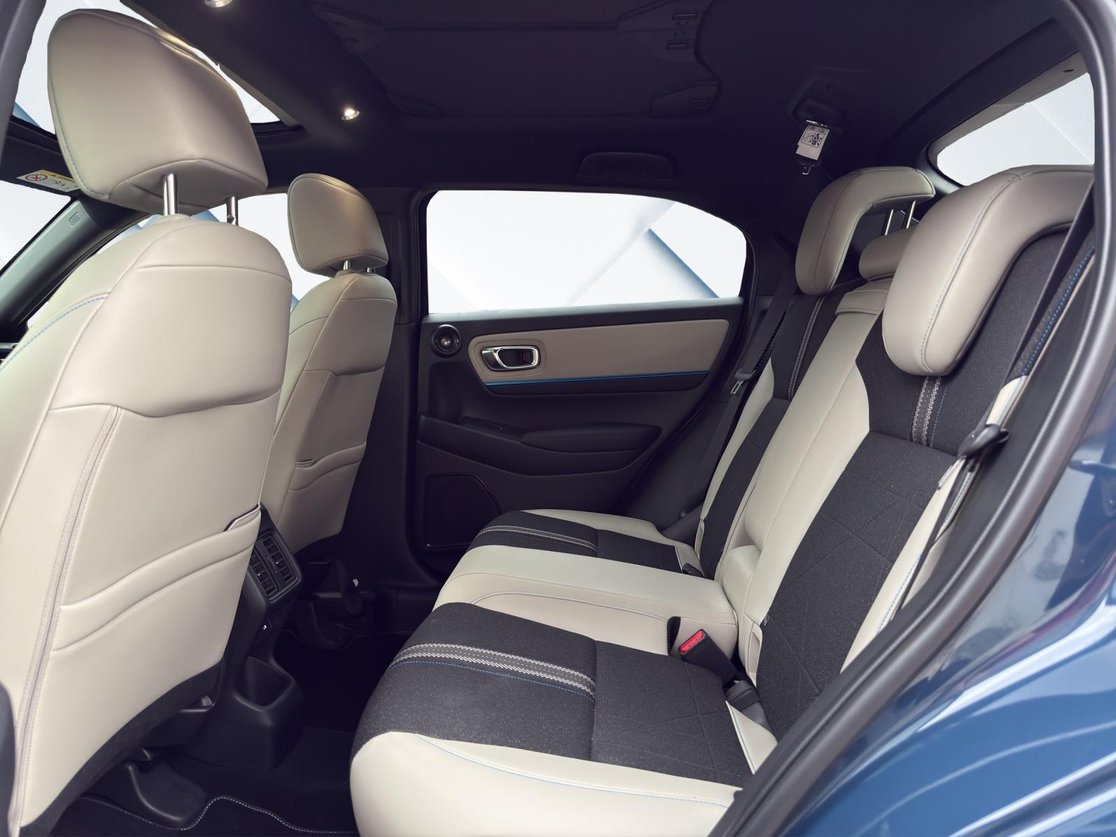 HONDA HR-V 1.5 i-MMD Advance Style Plus-image-9