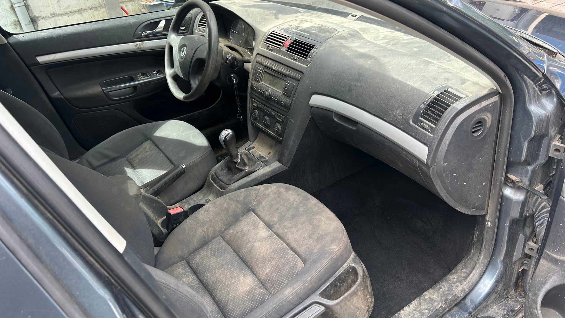 SKODA Octavia 1.9 TDI Adventure 4x4-image-6