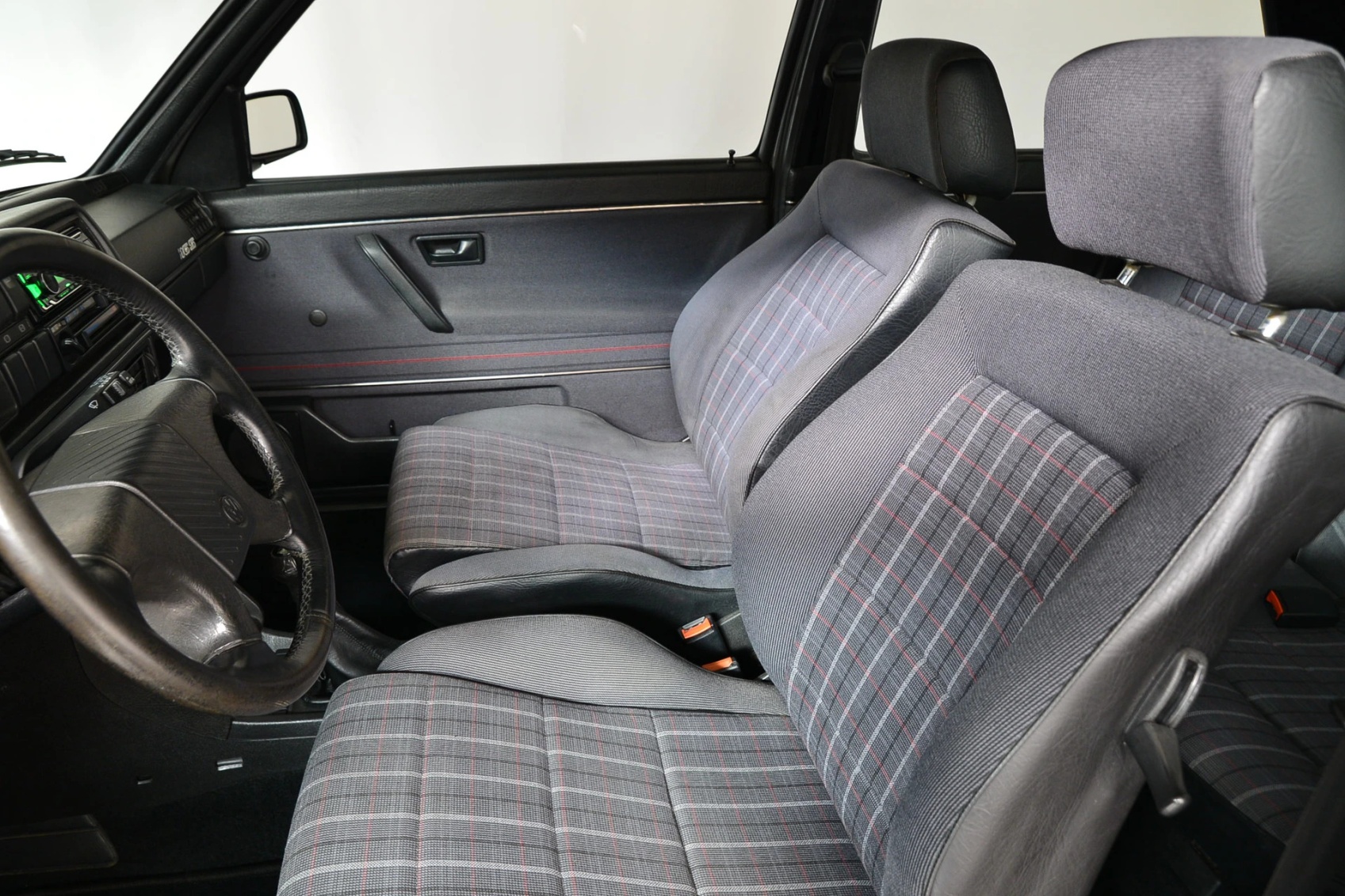 VW Golf 1800 GTI 16V-image-2