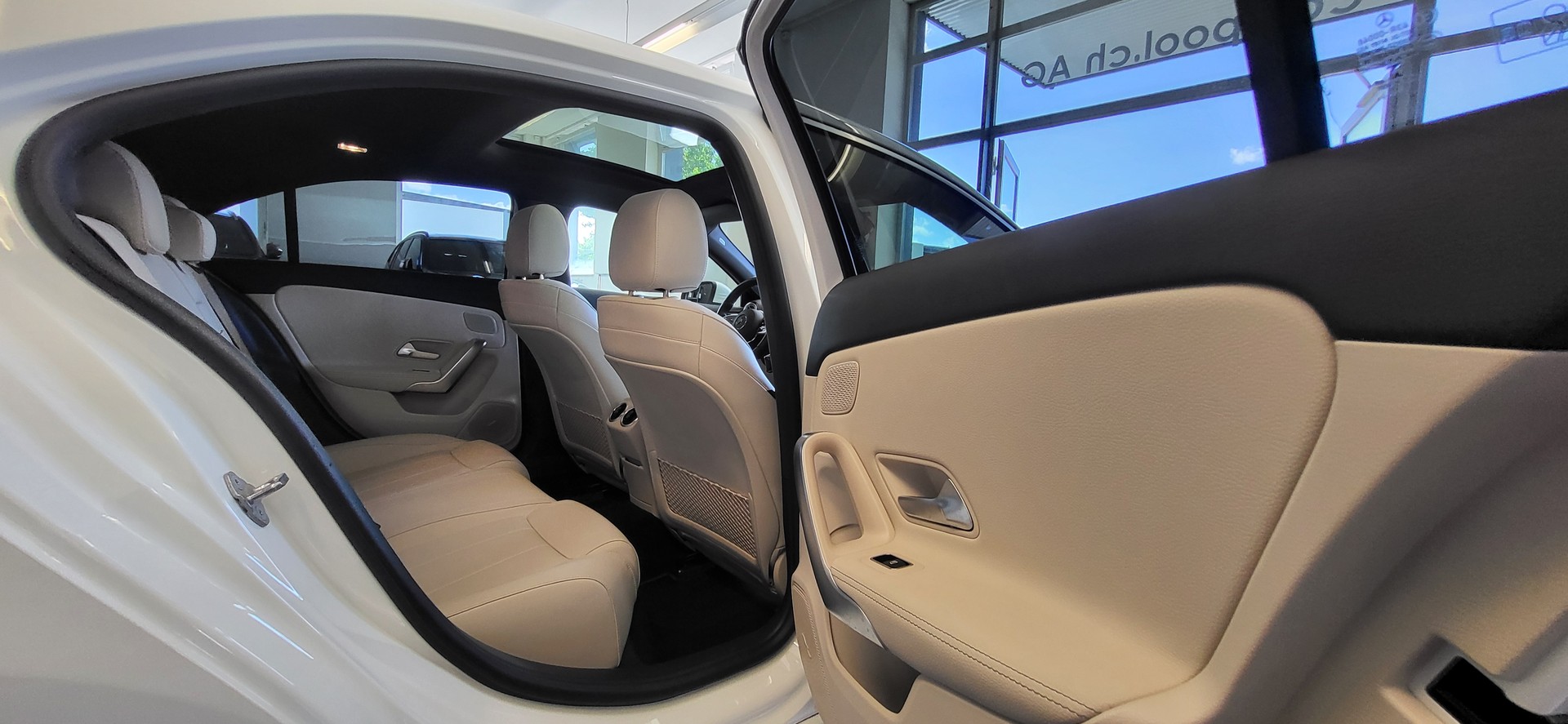 MERCEDES-BENZ A 200 Progressive 7G-DCT-image-11