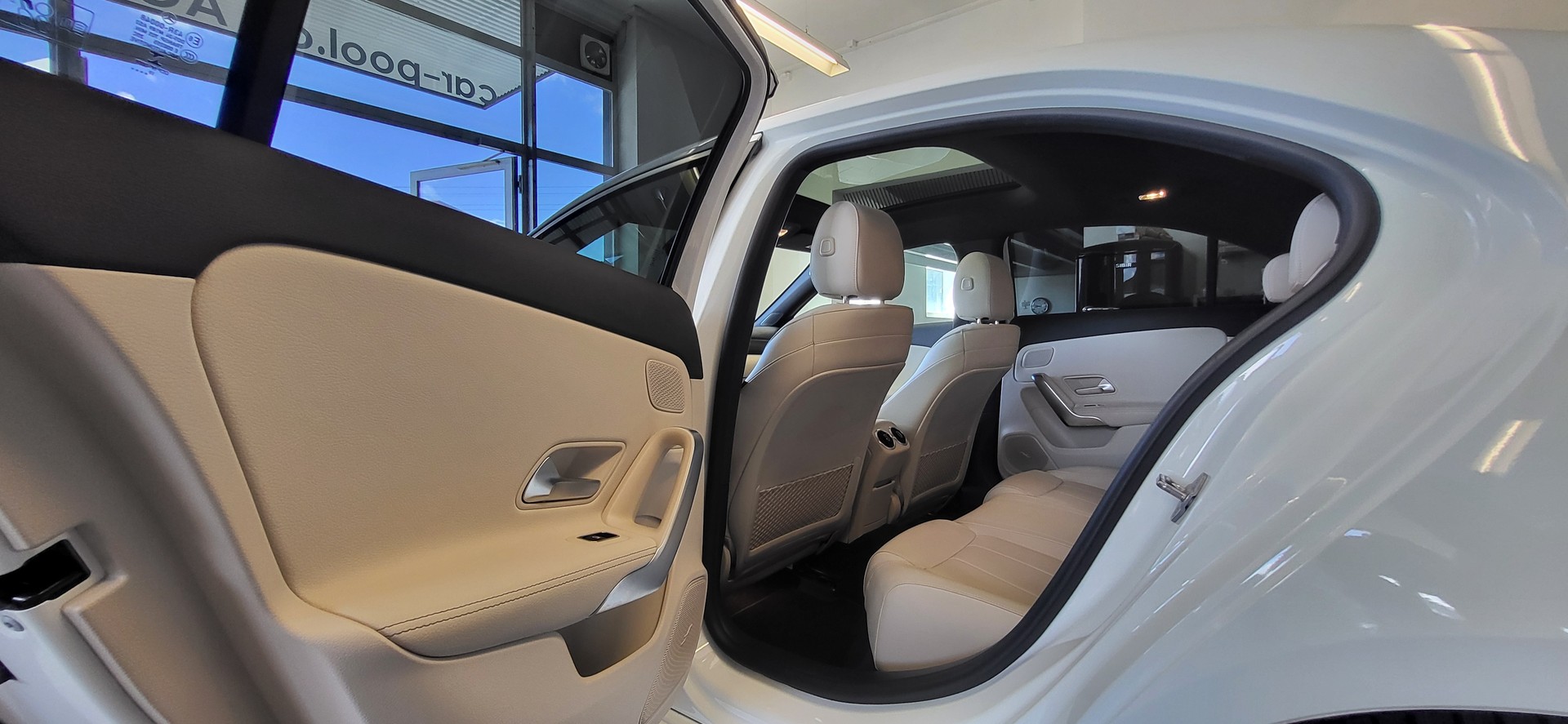 MERCEDES-BENZ A 200 Progressive 7G-DCT-image-7