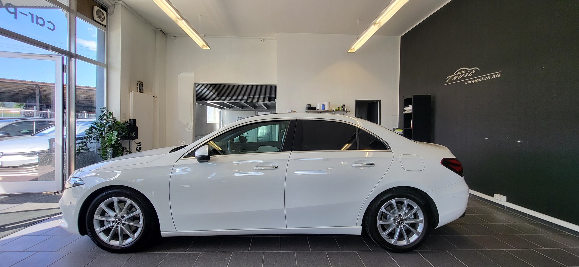 MERCEDES-BENZ A 200 Progressive 7G-DCT-image-3