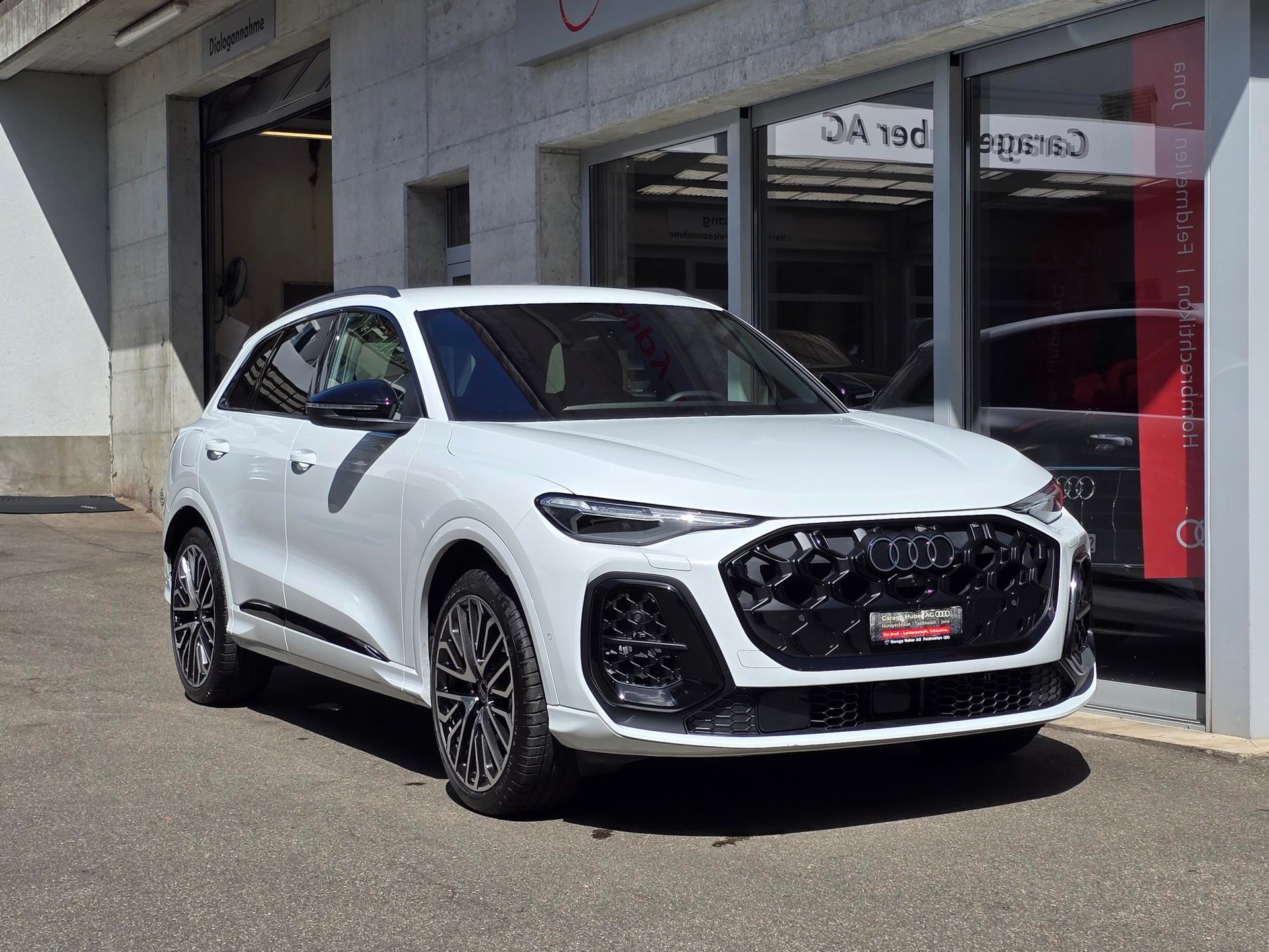 AUDI SQ5 TFSI quattro S-tronic-image-0