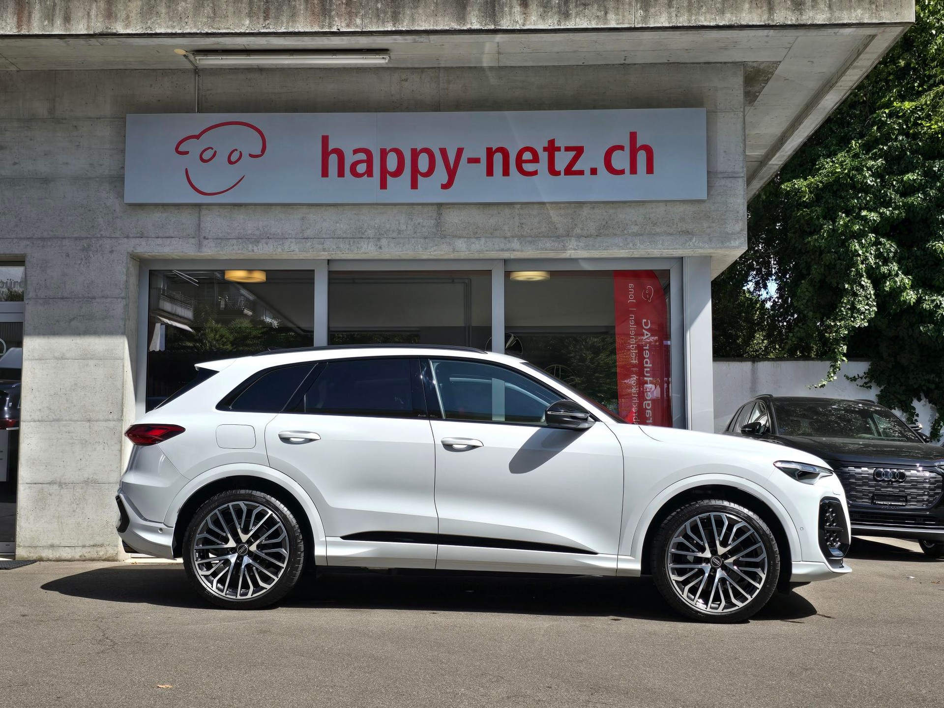 AUDI SQ5 TFSI quattro S-tronic-image-1