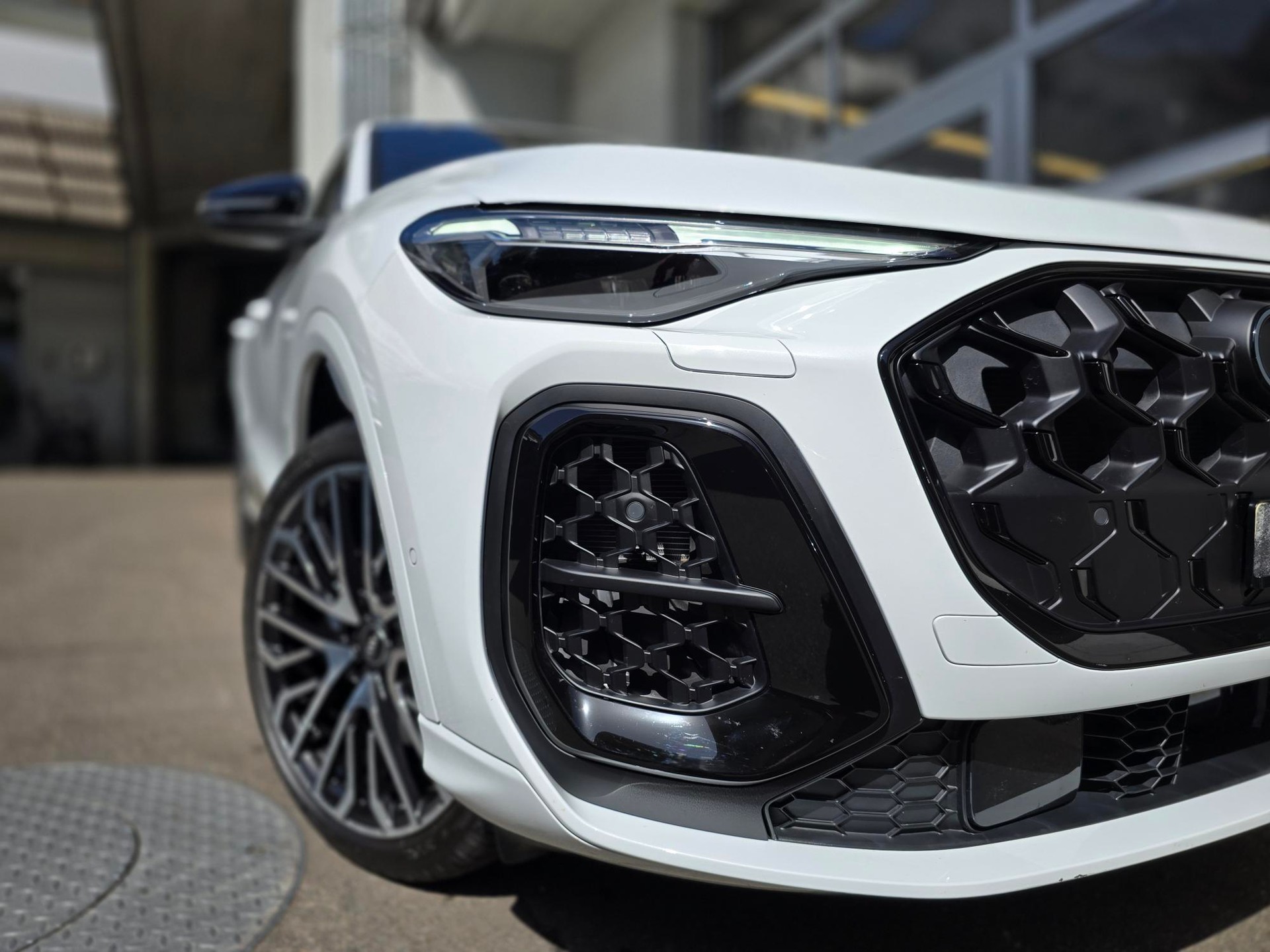 AUDI SQ5 TFSI quattro S-tronic-image-16