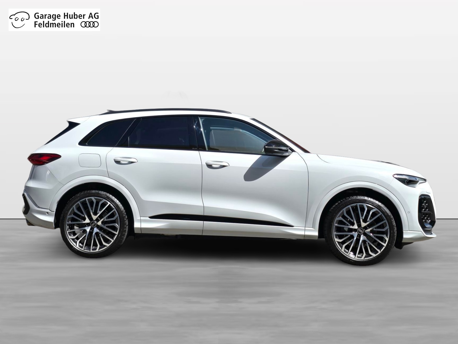 AUDI SQ5 TFSI quattro S-tronic-showroom-element-1