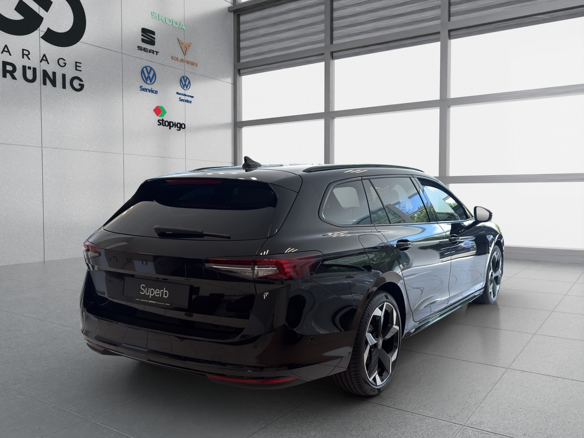SKODA Superb Combi 2.0 TDi Sportline 4x4 DSG-image-5