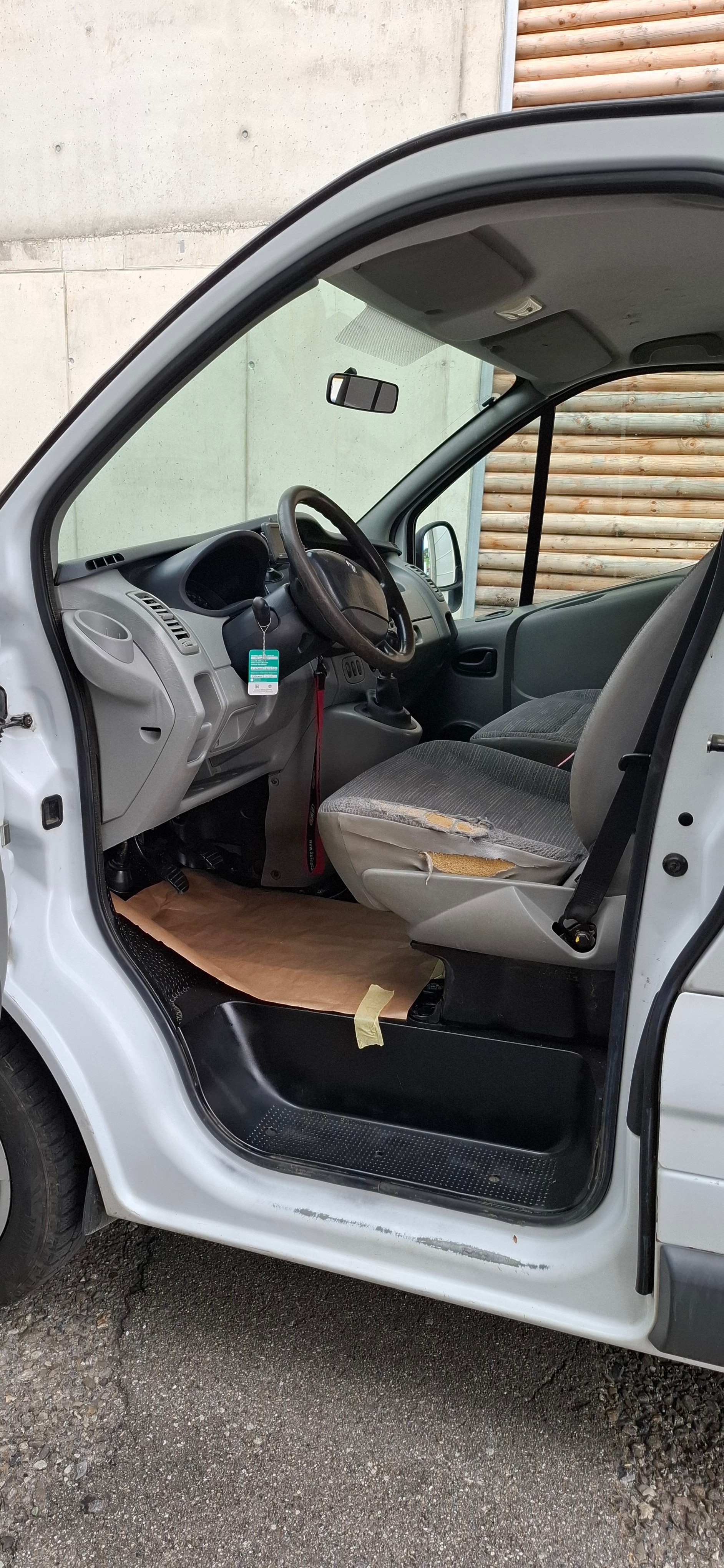 RENAULT Trafic 2.0i 2.9t L1H1-image-9