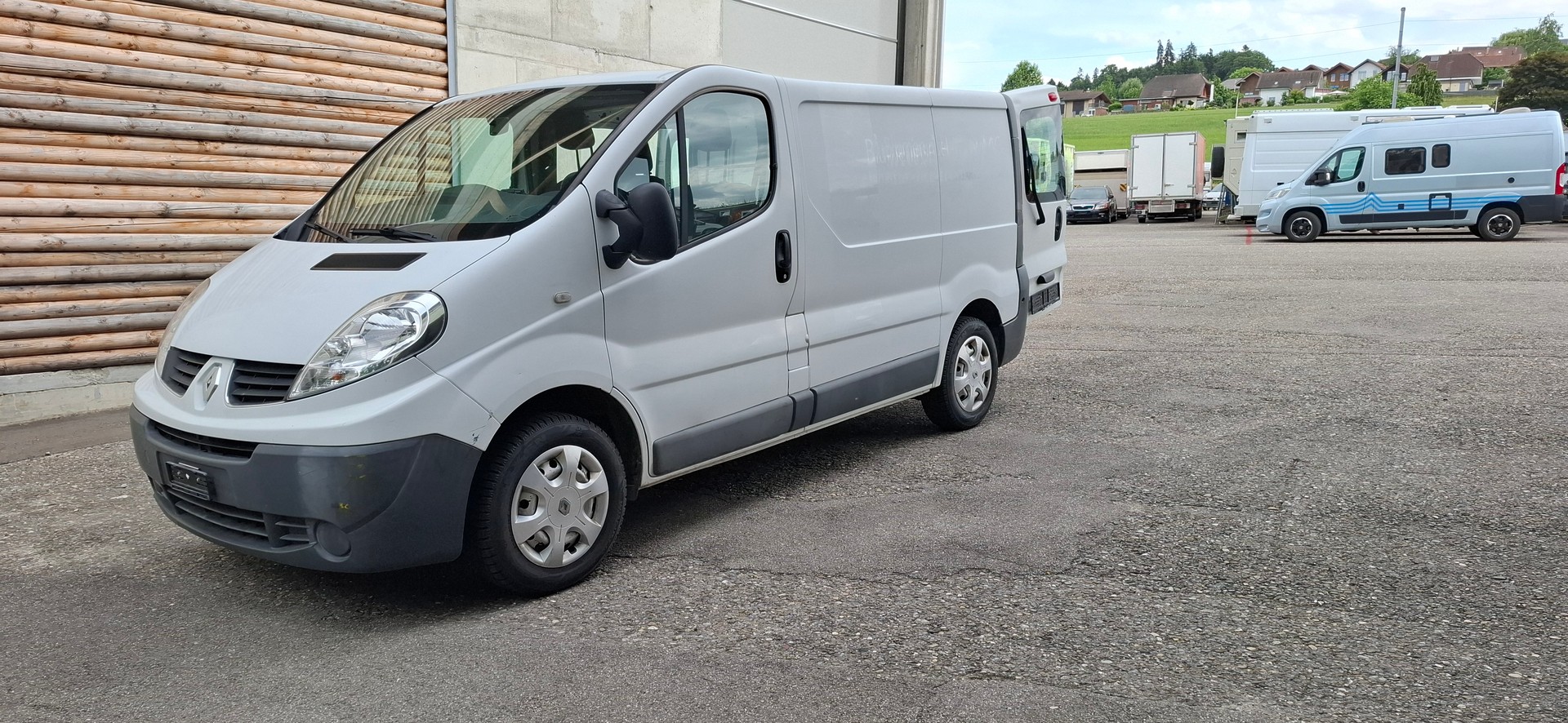 RENAULT Trafic 2.0i 2.9t L1H1-image-2