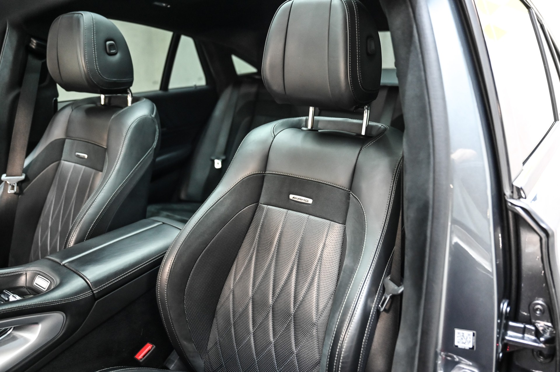 MERCEDES-BENZ GLE 63 S AMG 4matic+ Coupé-image-19