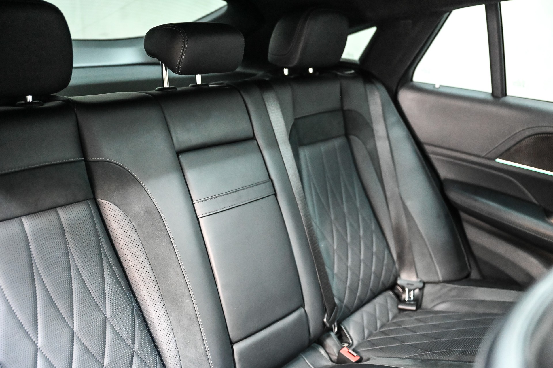 MERCEDES-BENZ GLE 63 S AMG 4matic+ Coupé-image-25