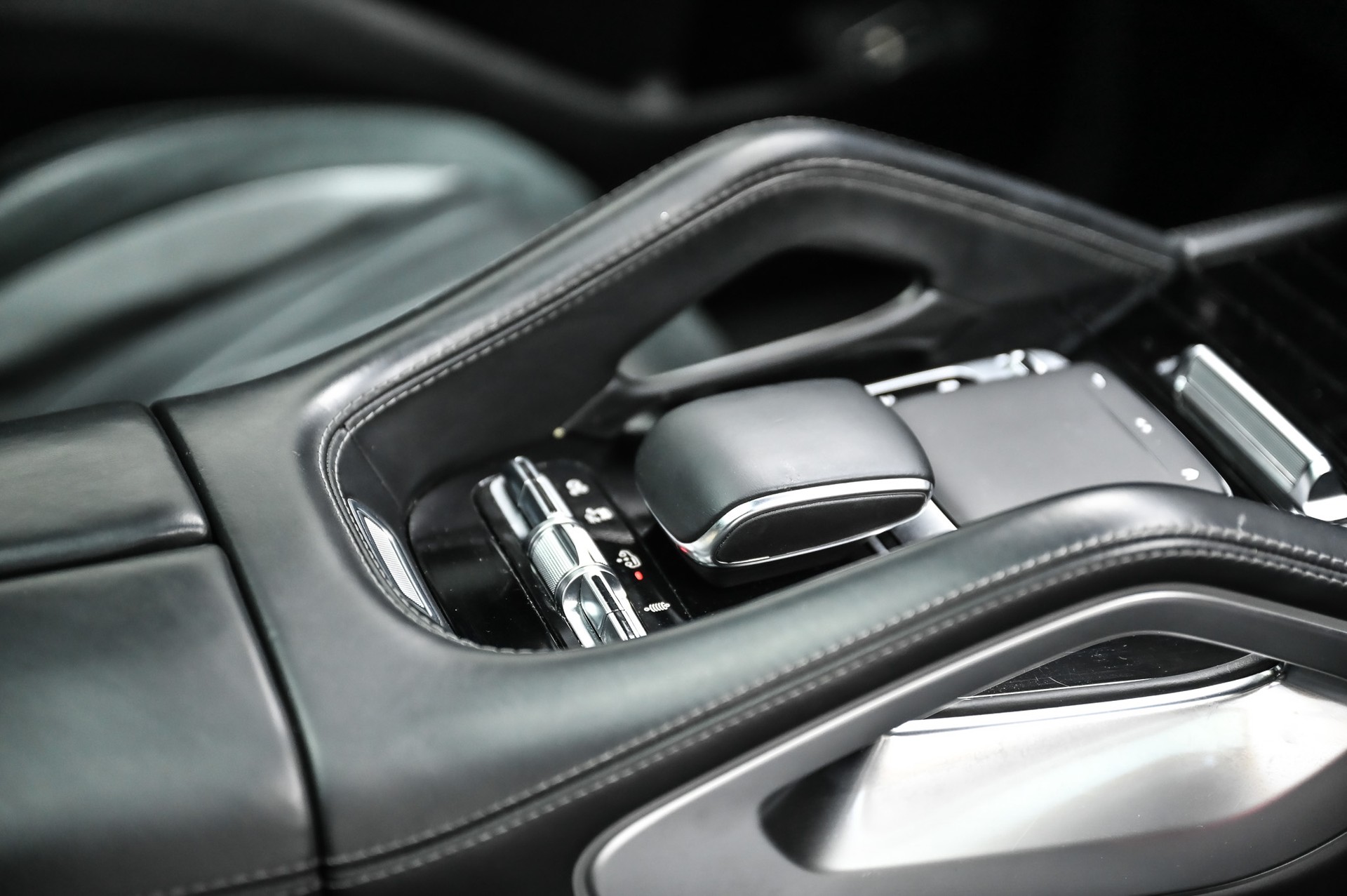 MERCEDES-BENZ GLE 63 S AMG 4matic+ Coupé-image-34