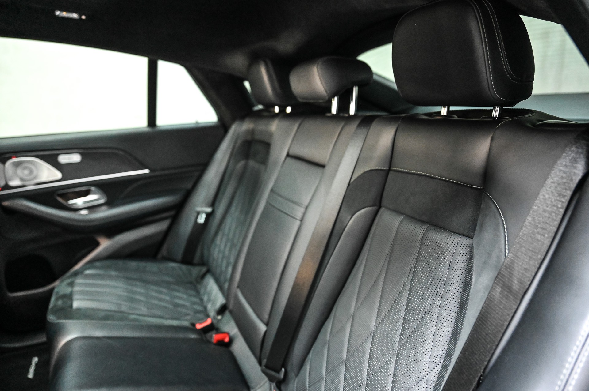 MERCEDES-BENZ GLE 63 S AMG 4matic+ Coupé-image-21