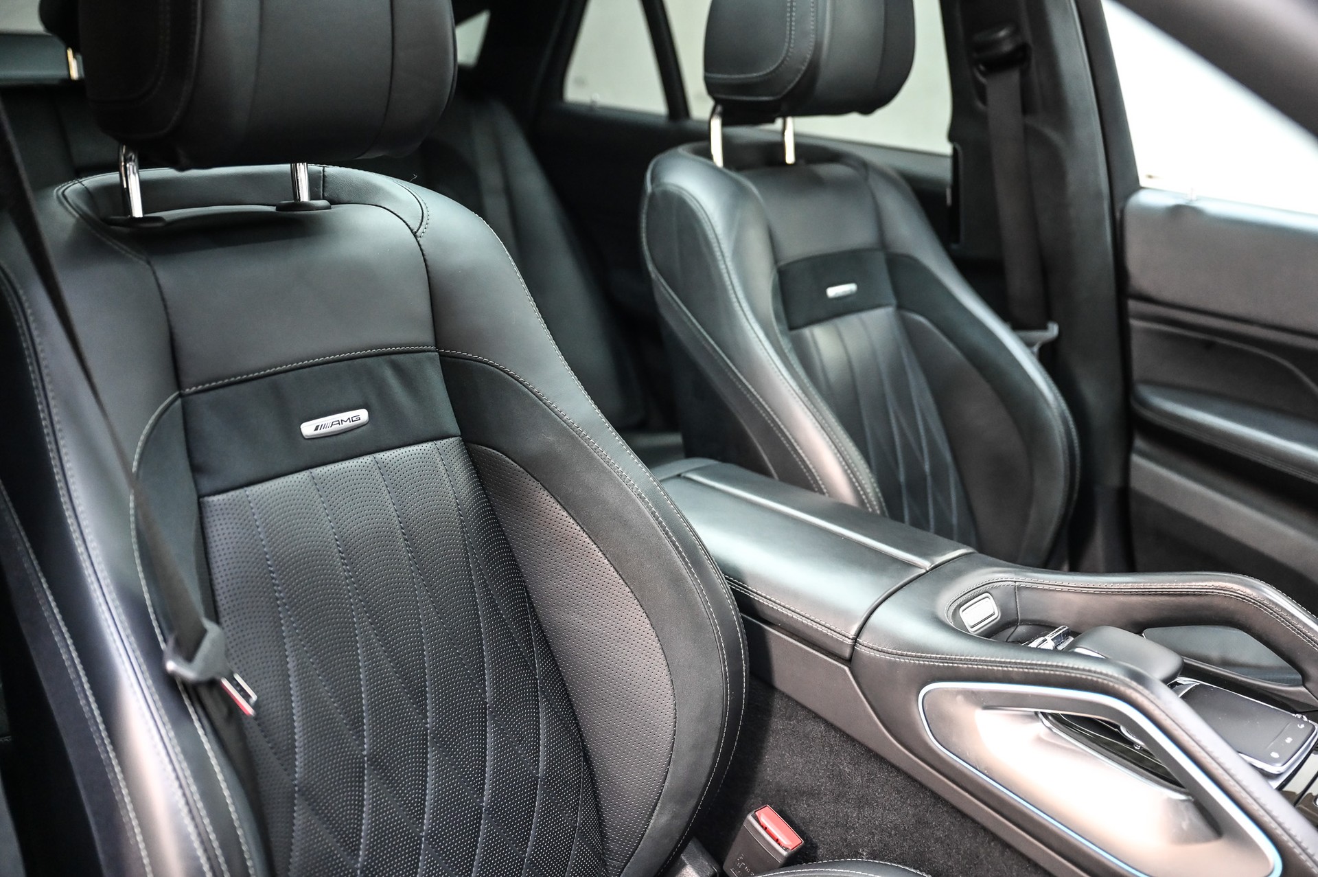 MERCEDES-BENZ GLE 63 S AMG 4matic+ Coupé-image-18