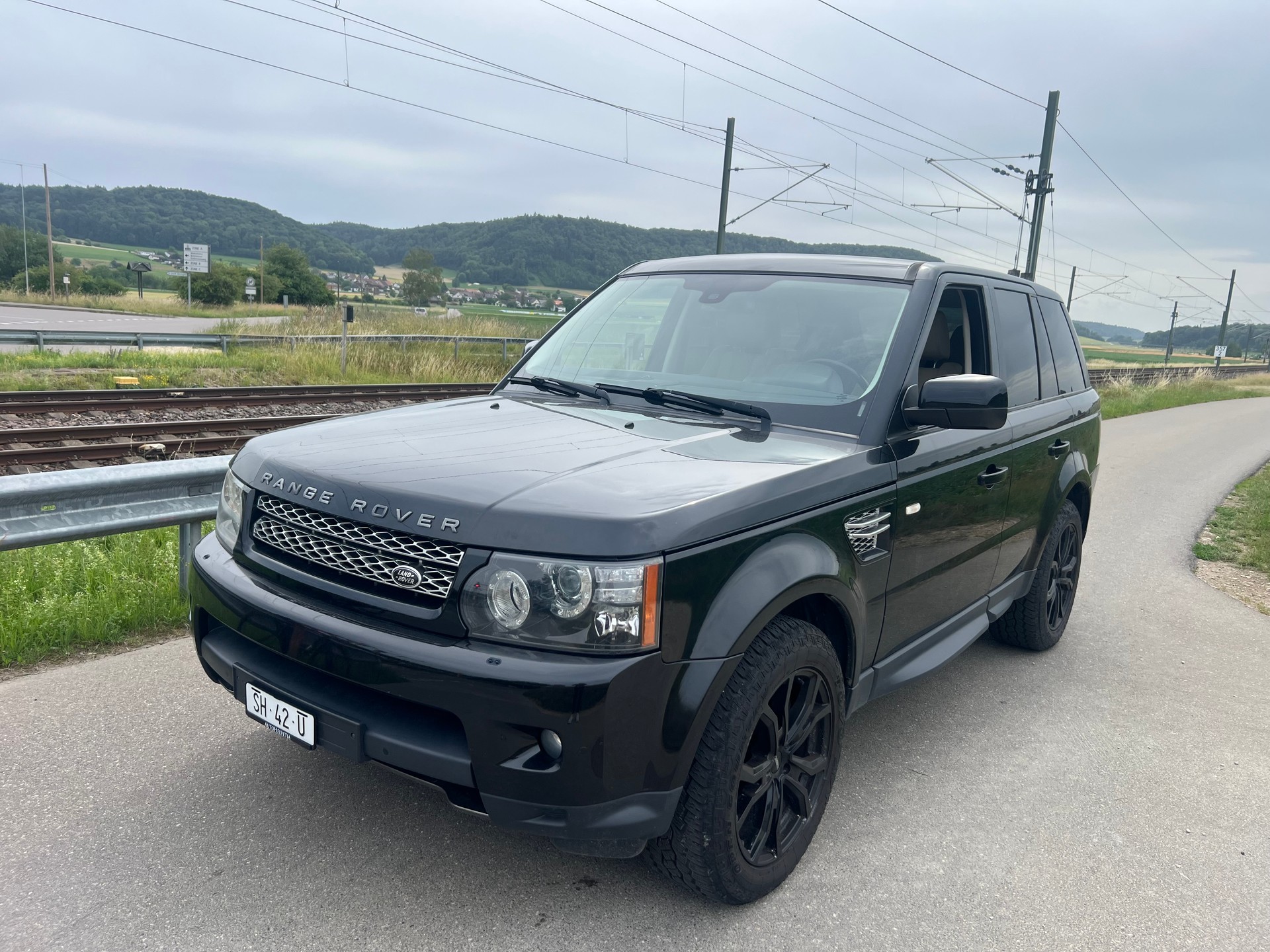 LAND ROVER Range Rover Sport 3.0 TDV6 SE Automatic-image-2