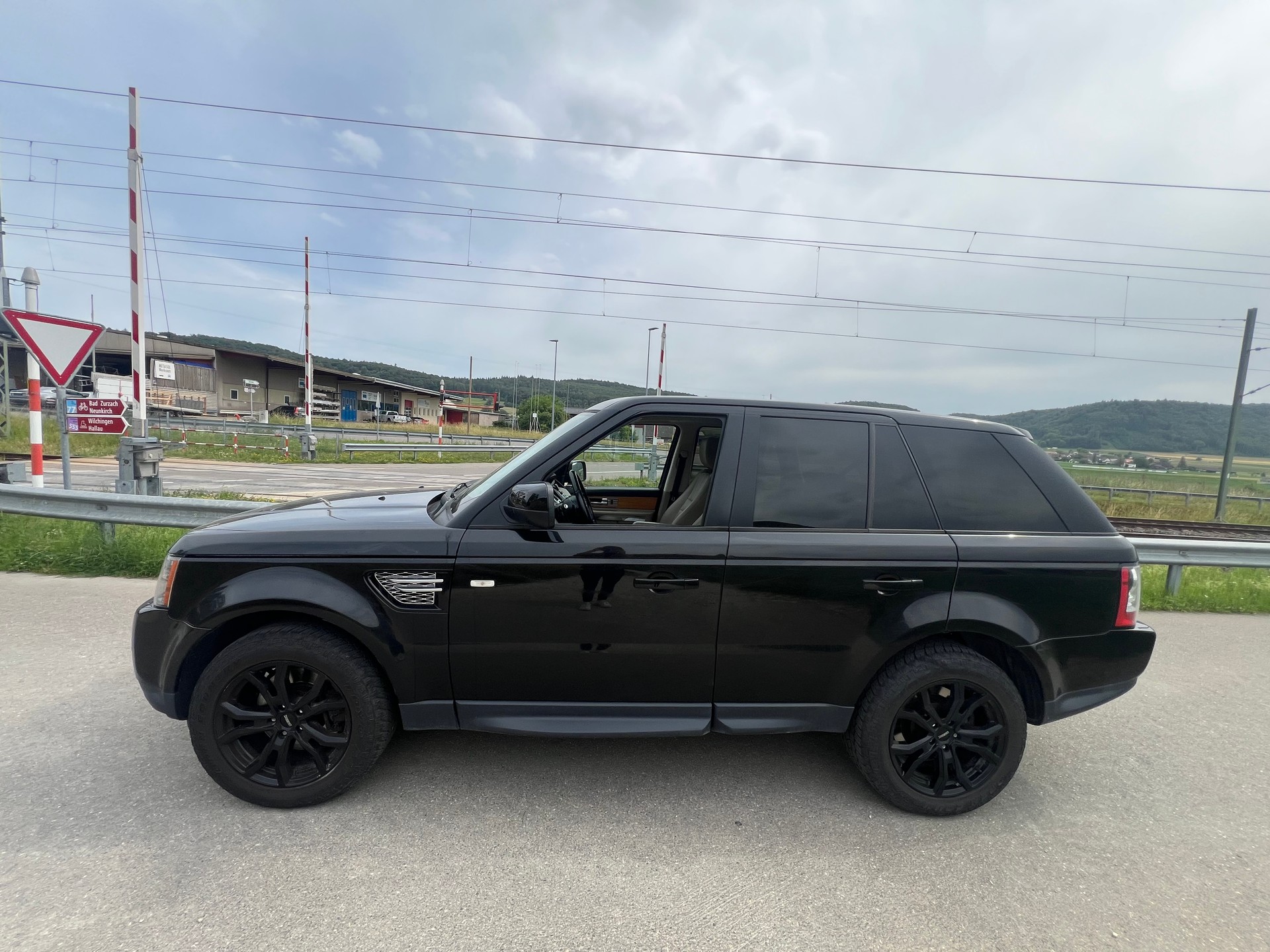 LAND ROVER Range Rover Sport 3.0 TDV6 SE Automatic-image-7