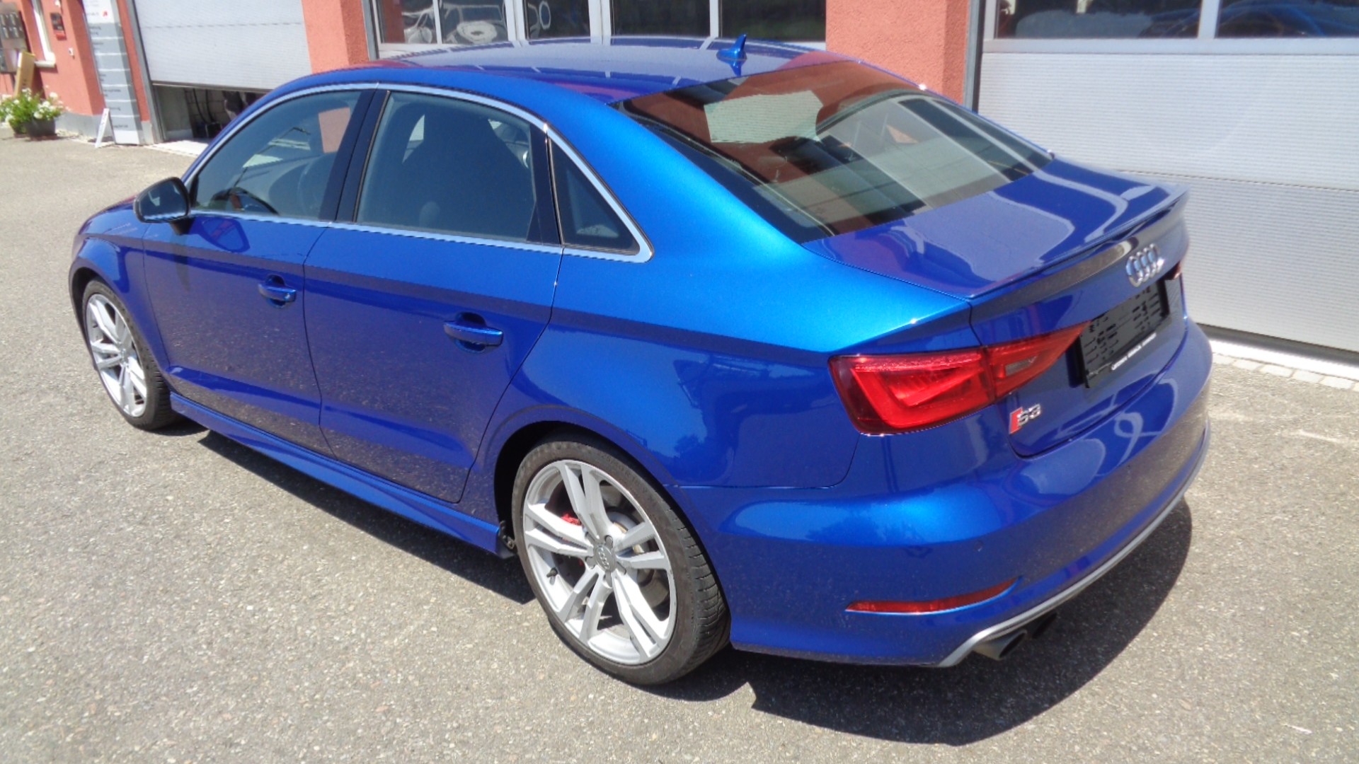 AUDI 2.0 T FSI quattro-image-1