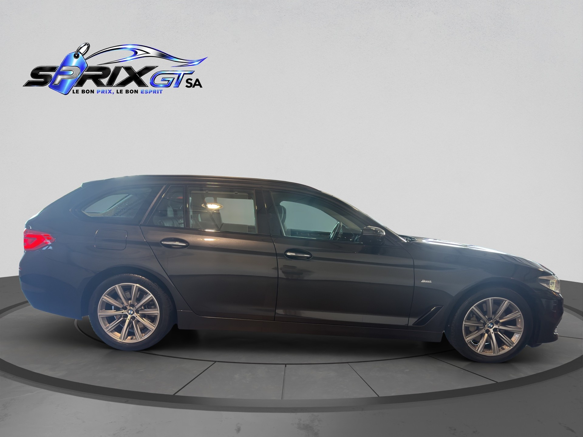 BMW 530d xDrive Touring Sport Line Steptronic-image-4