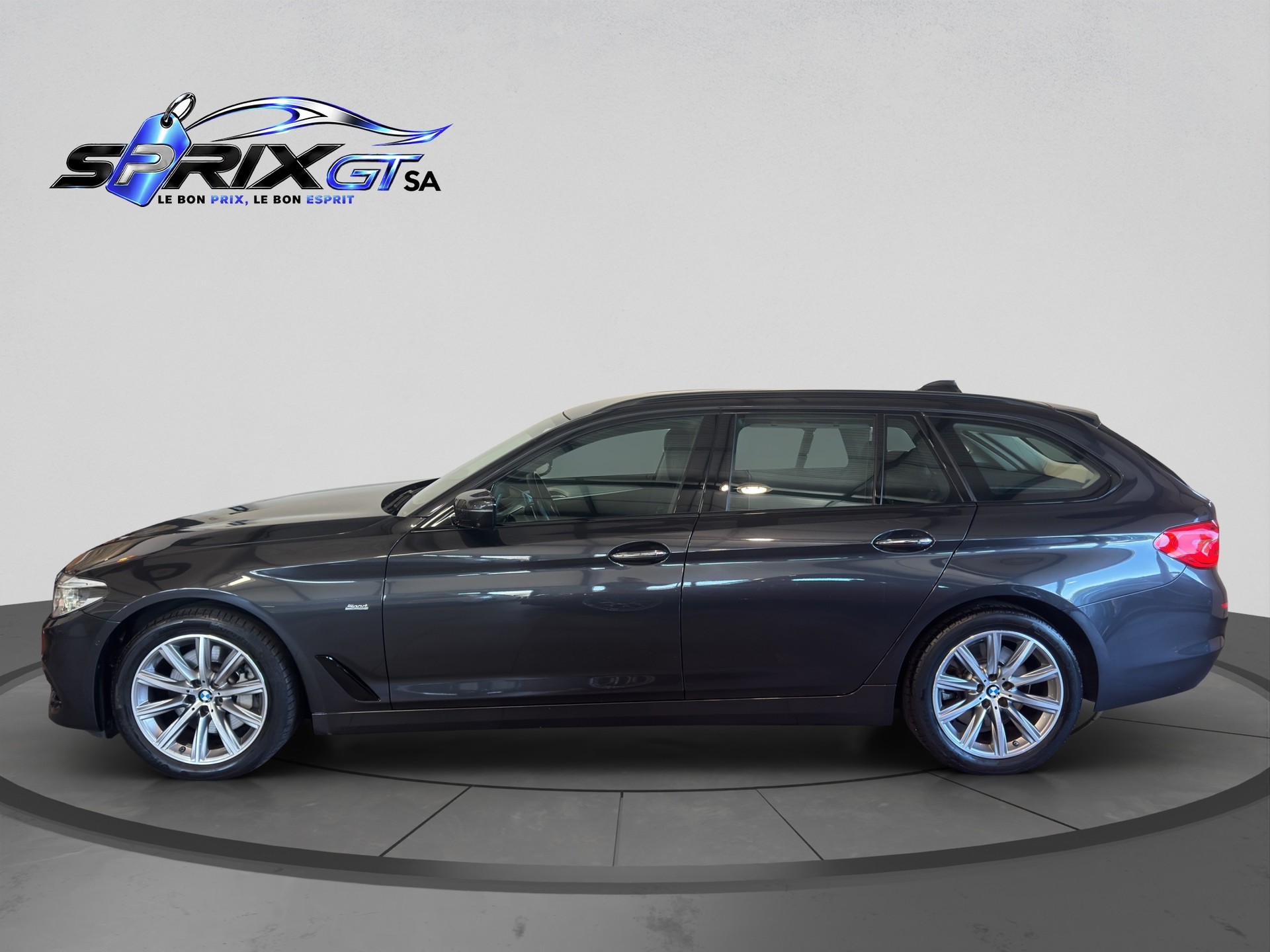 BMW 530d xDrive Touring Sport Line Steptronic-image-2