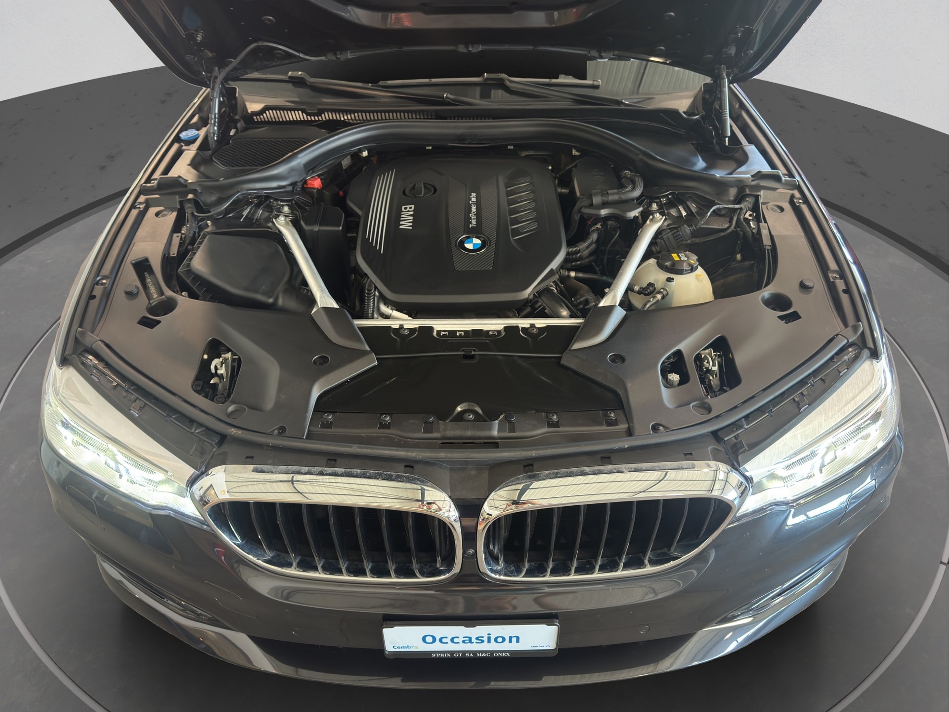 BMW 530d xDrive Touring Sport Line Steptronic-image-18
