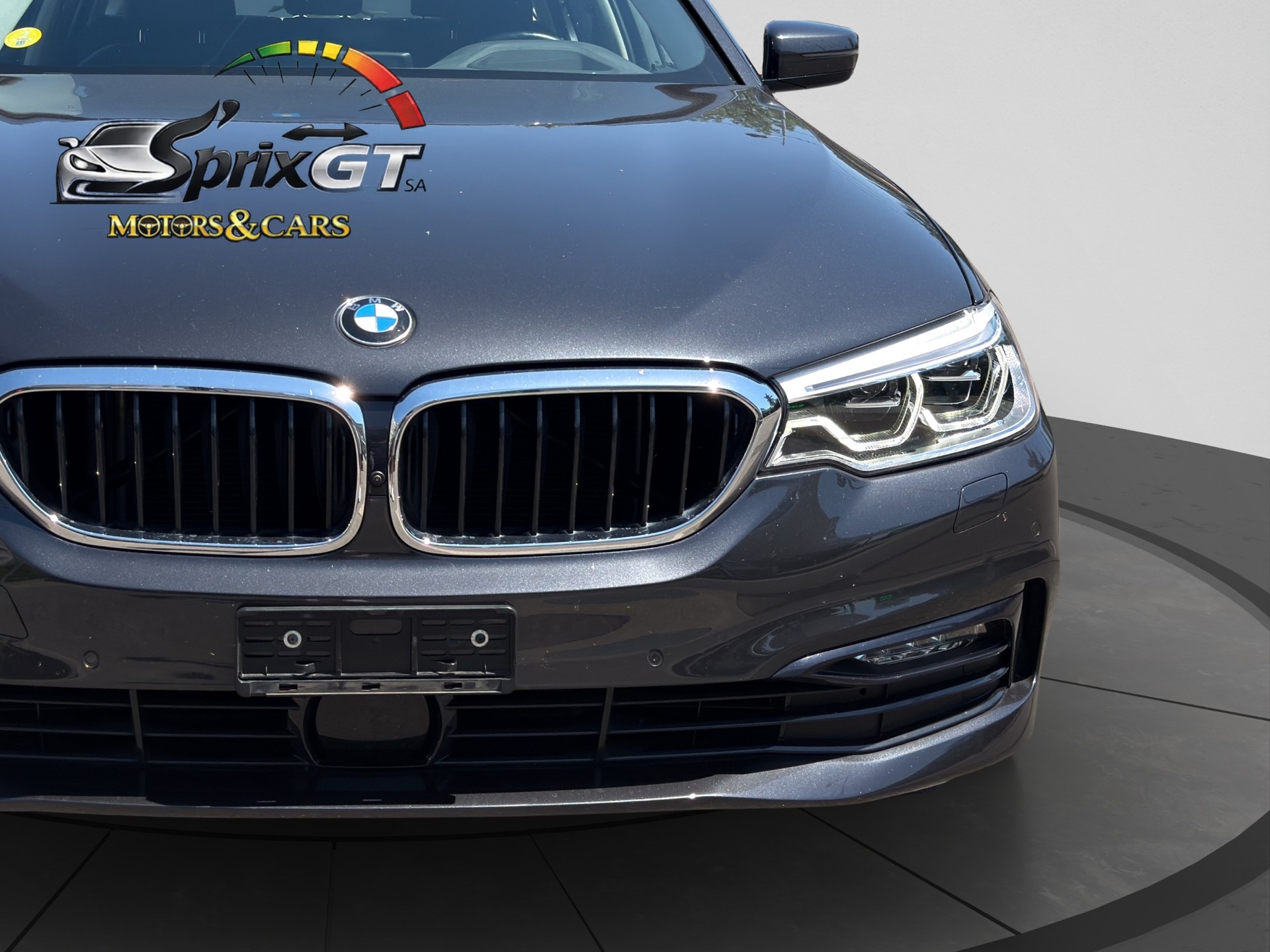 BMW 530d xDrive Touring Sport Line Steptronic-image-7