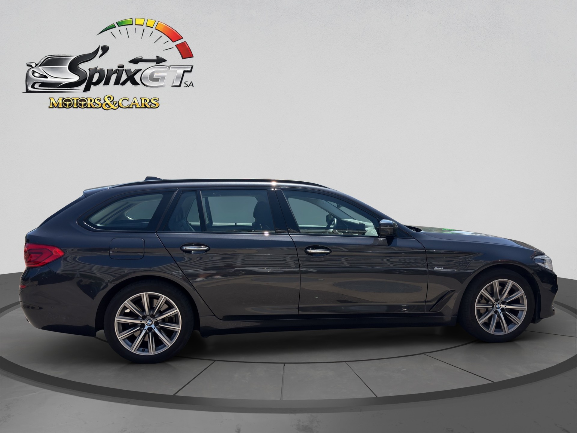 BMW 530d xDrive Touring Sport Line Steptronic-image-6