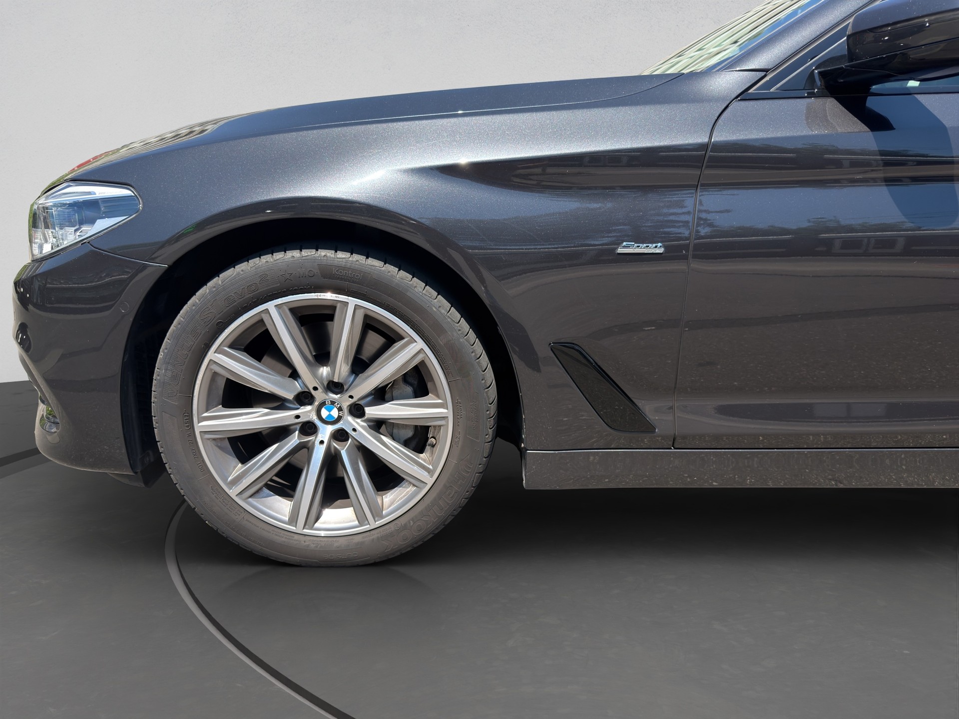 BMW 530d xDrive Touring Sport Line Steptronic-image-8