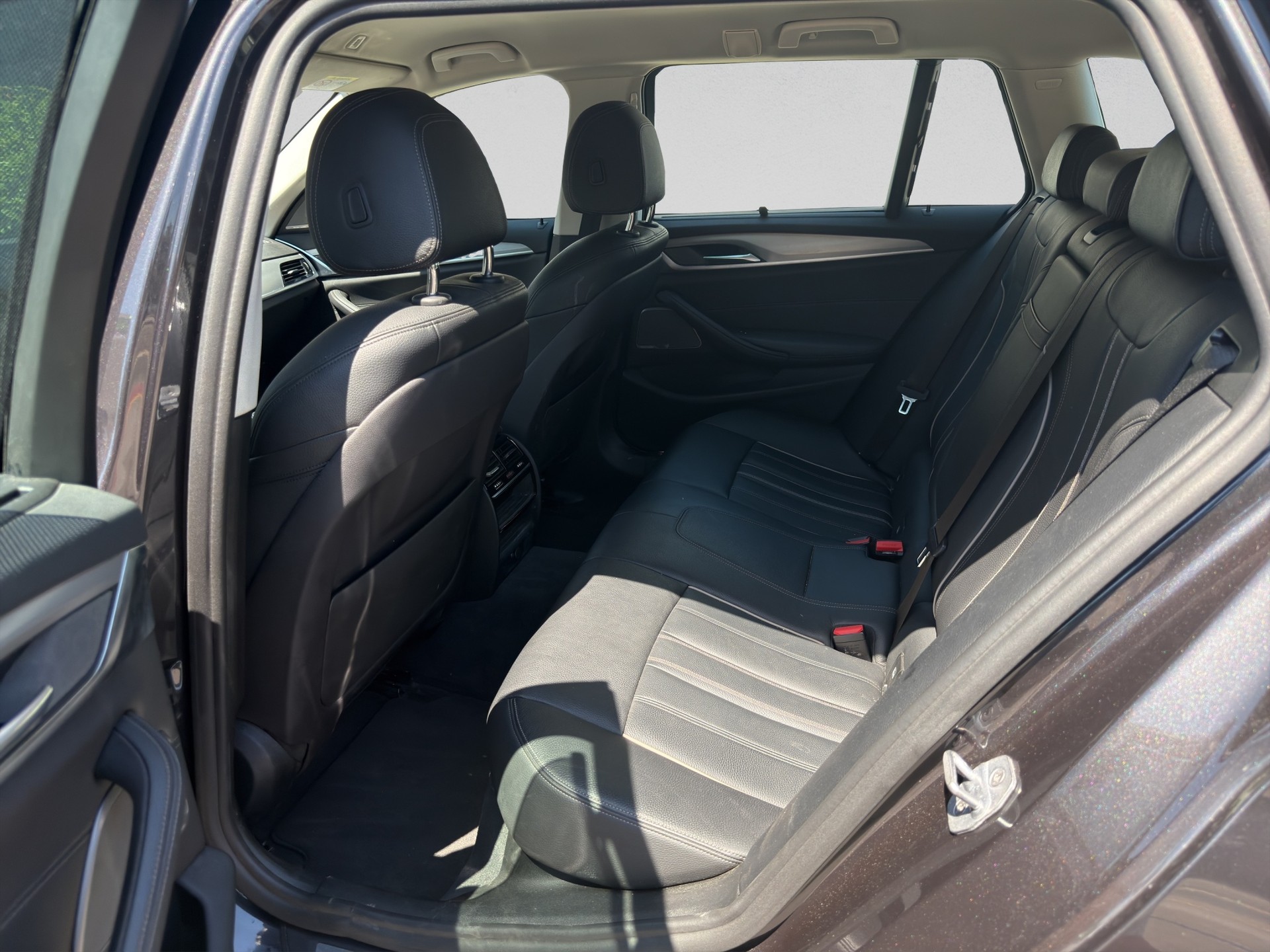 BMW 530d xDrive Touring Sport Line Steptronic-image-10