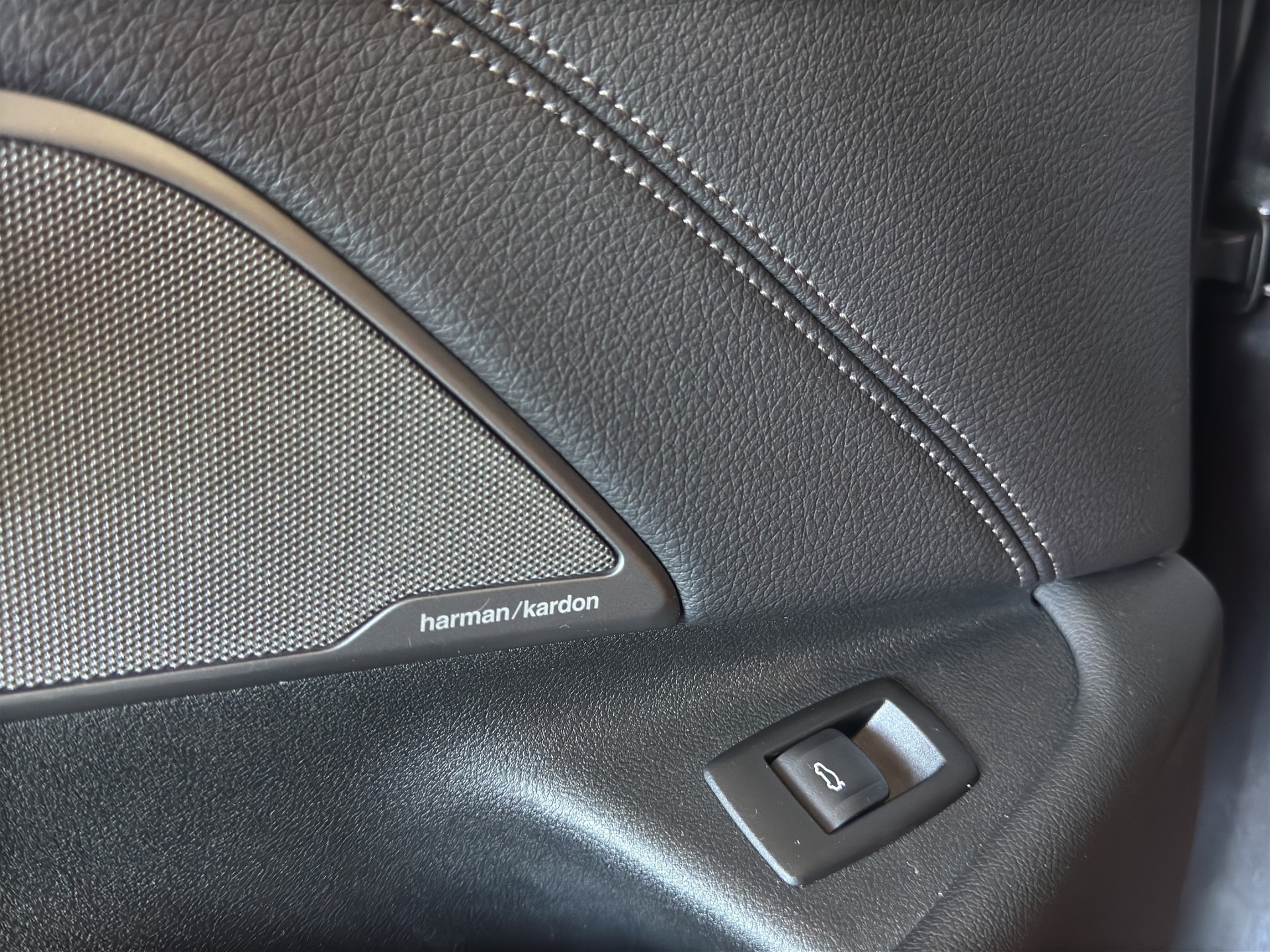 BMW 530d xDrive Touring Sport Line Steptronic-image-25