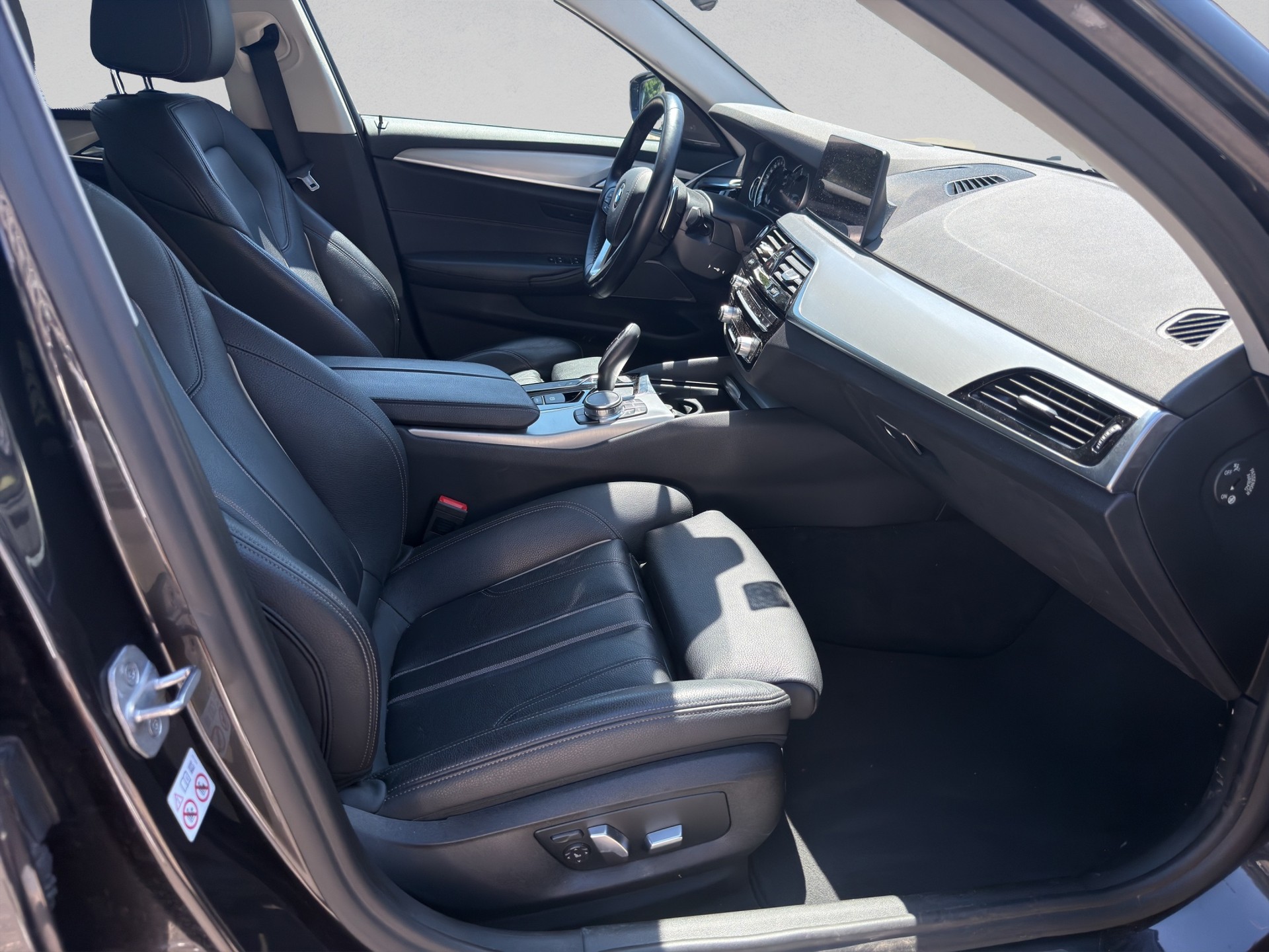 BMW 530d xDrive Touring Sport Line Steptronic-image-15
